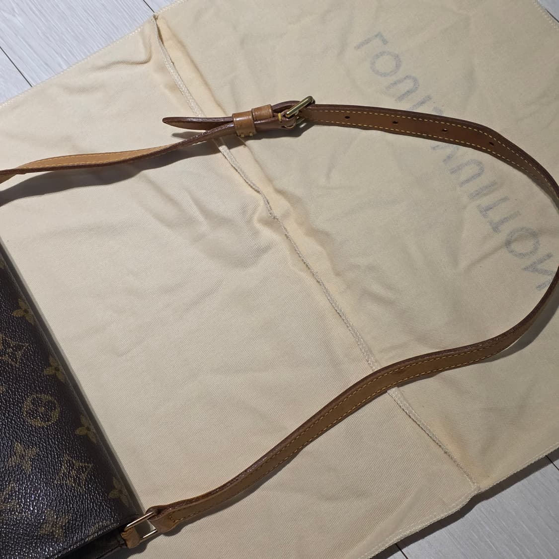 루이비통 모노그램 뮤젯탱고 m51257 (풀박) 상품이미지5