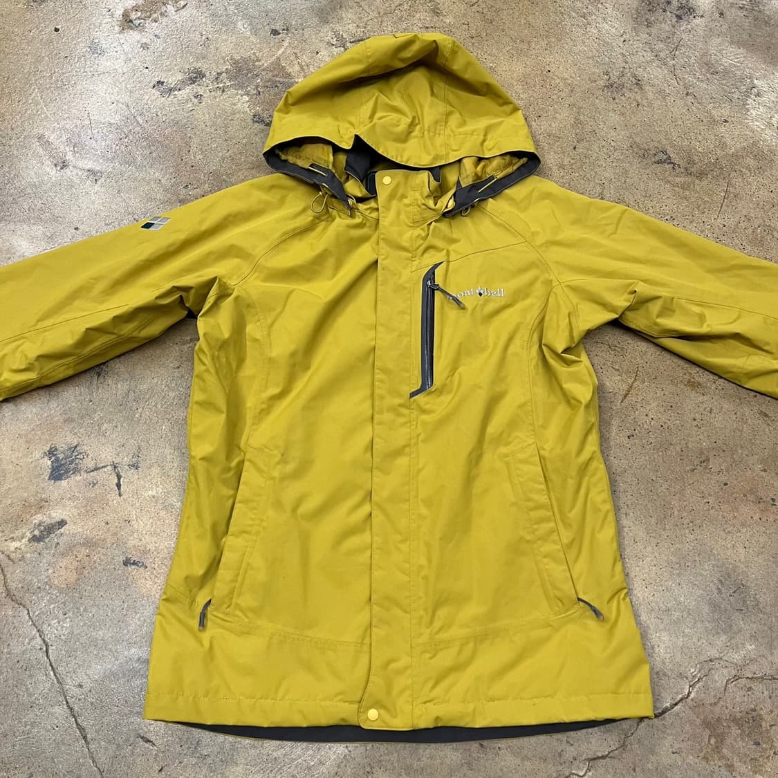 [정품/100] 몽벨 노란색 바람막이 후드 자켓 b17 상품이미지3