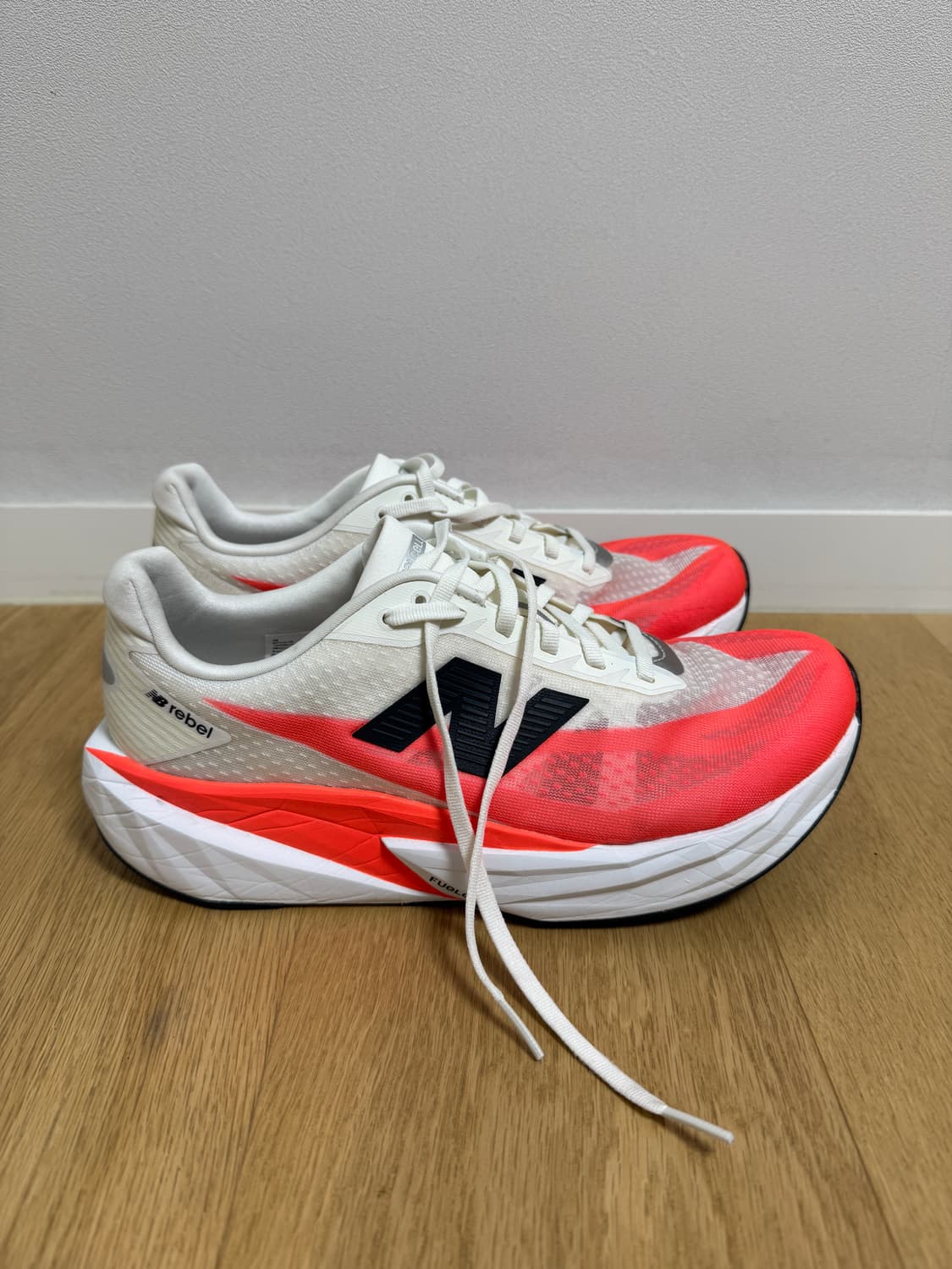 뉴발란스 레벨v5 275 2E 상품이미지2