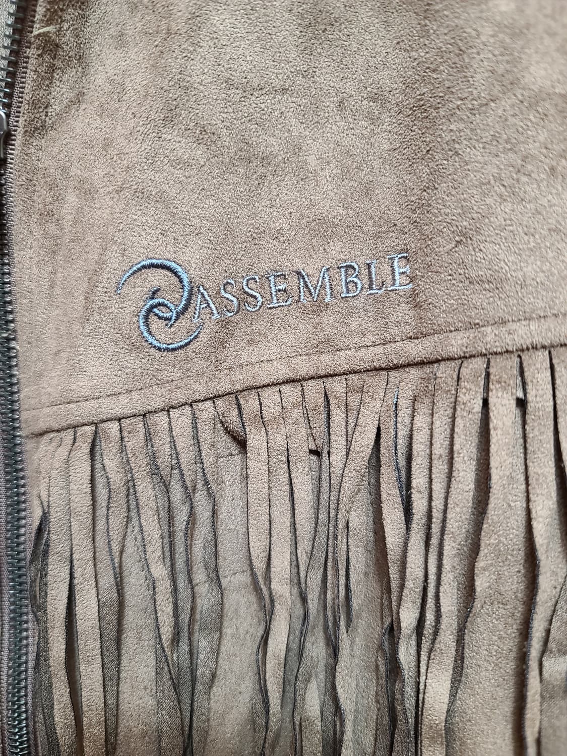 어셈블 브라운 스웨이드 프렌지 자켓100-105  공용 상품이미지2