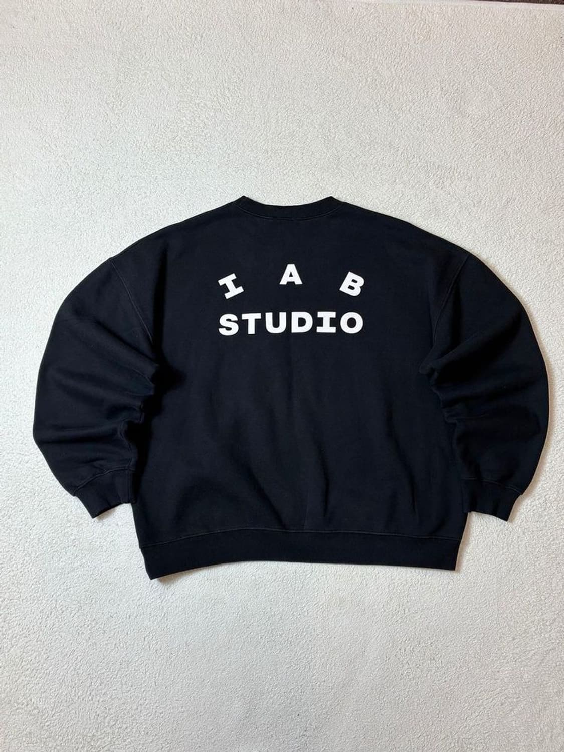 아이앱스튜디오 오버핏 헤비코튼 빅프린팅 맨투맨 PN6892 상품이미지1