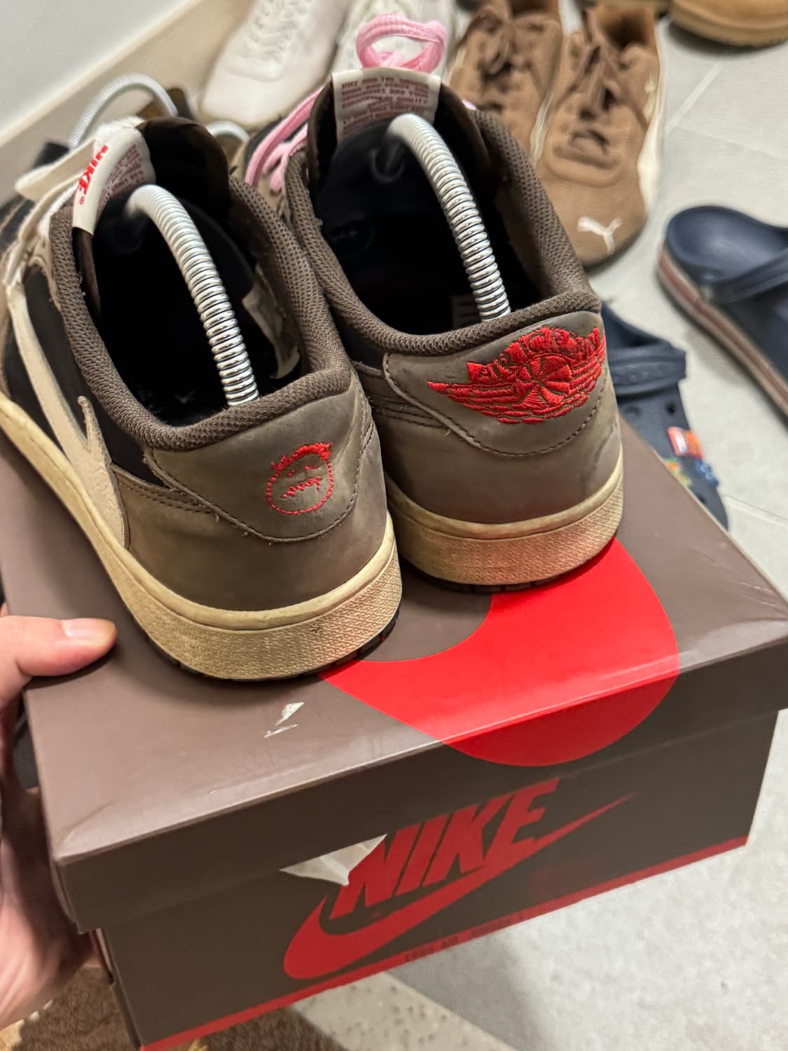 나이키 에어조던1 로우 트래비스 스캇 275 모카 상품이미지3