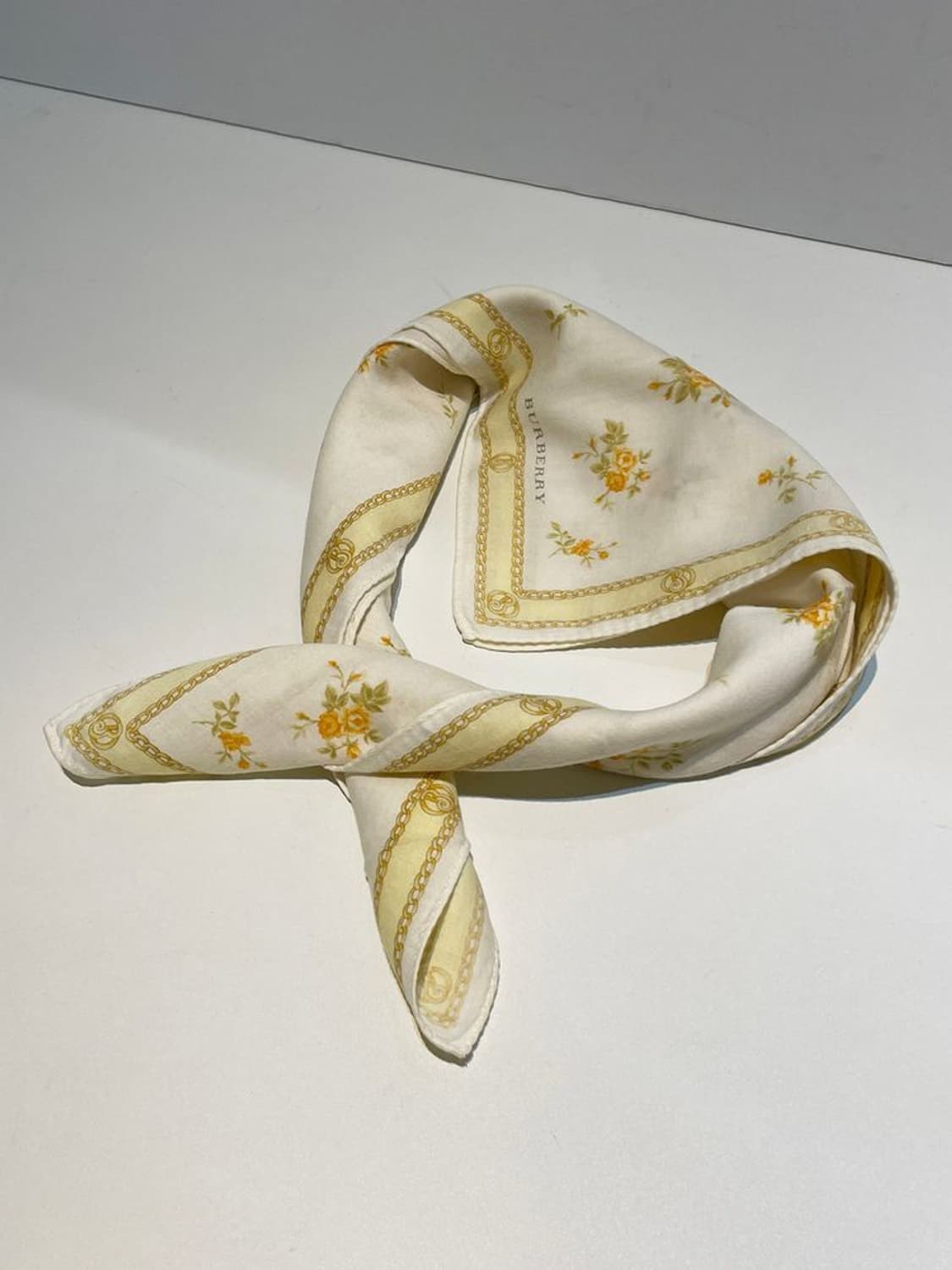 버버리 00s 시그니처 재팬 플라워 쁘띠 반다나 손수건 A1212 상품이미지1