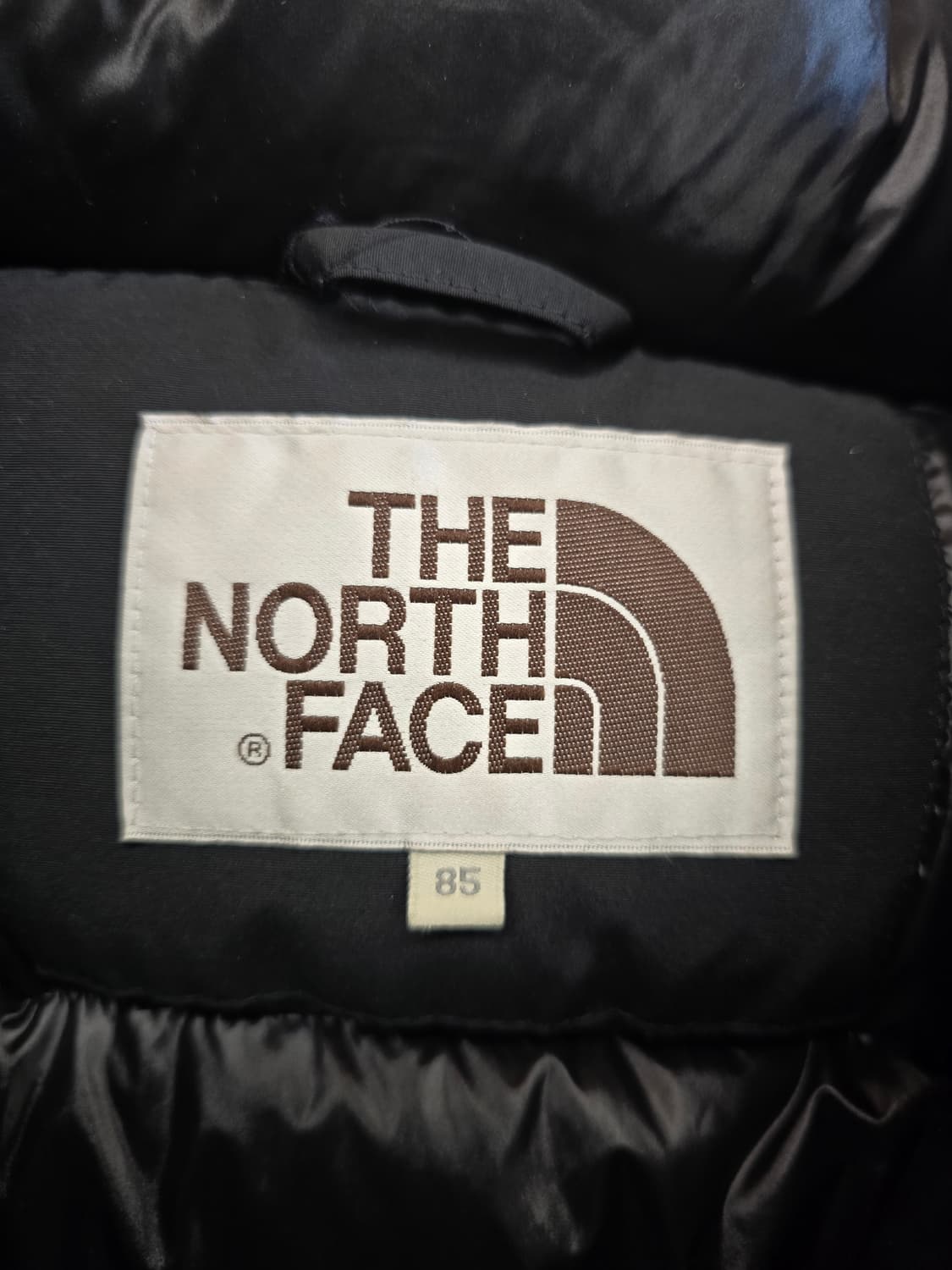 노스페이스 여성 화이트라벨 덕다운패딩.
싸이즈 85 상품이미지4