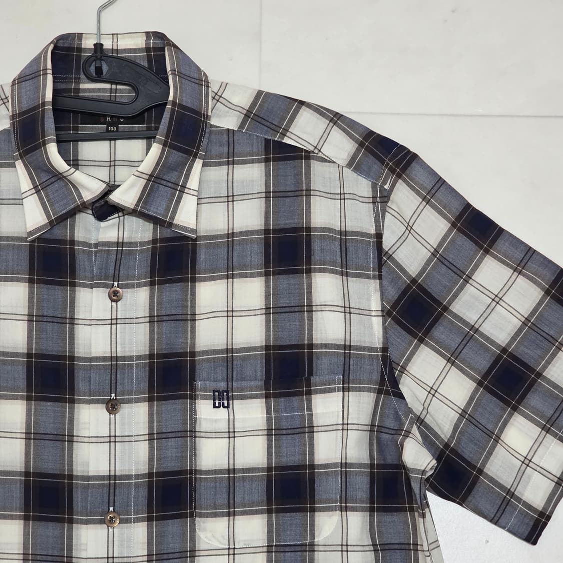 100 닥스 체크 반팔셔츠 네이비 아이보리 폴리 모 혼방 상품이미지3