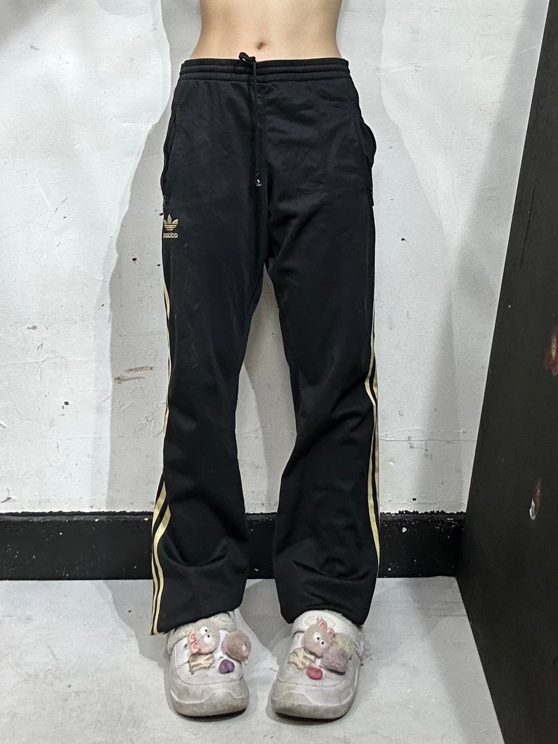 아디다스 파이어버드 와이드 블랙 골드 삼선 추리닝 바지 트레이닝 팬츠  상품이미지2