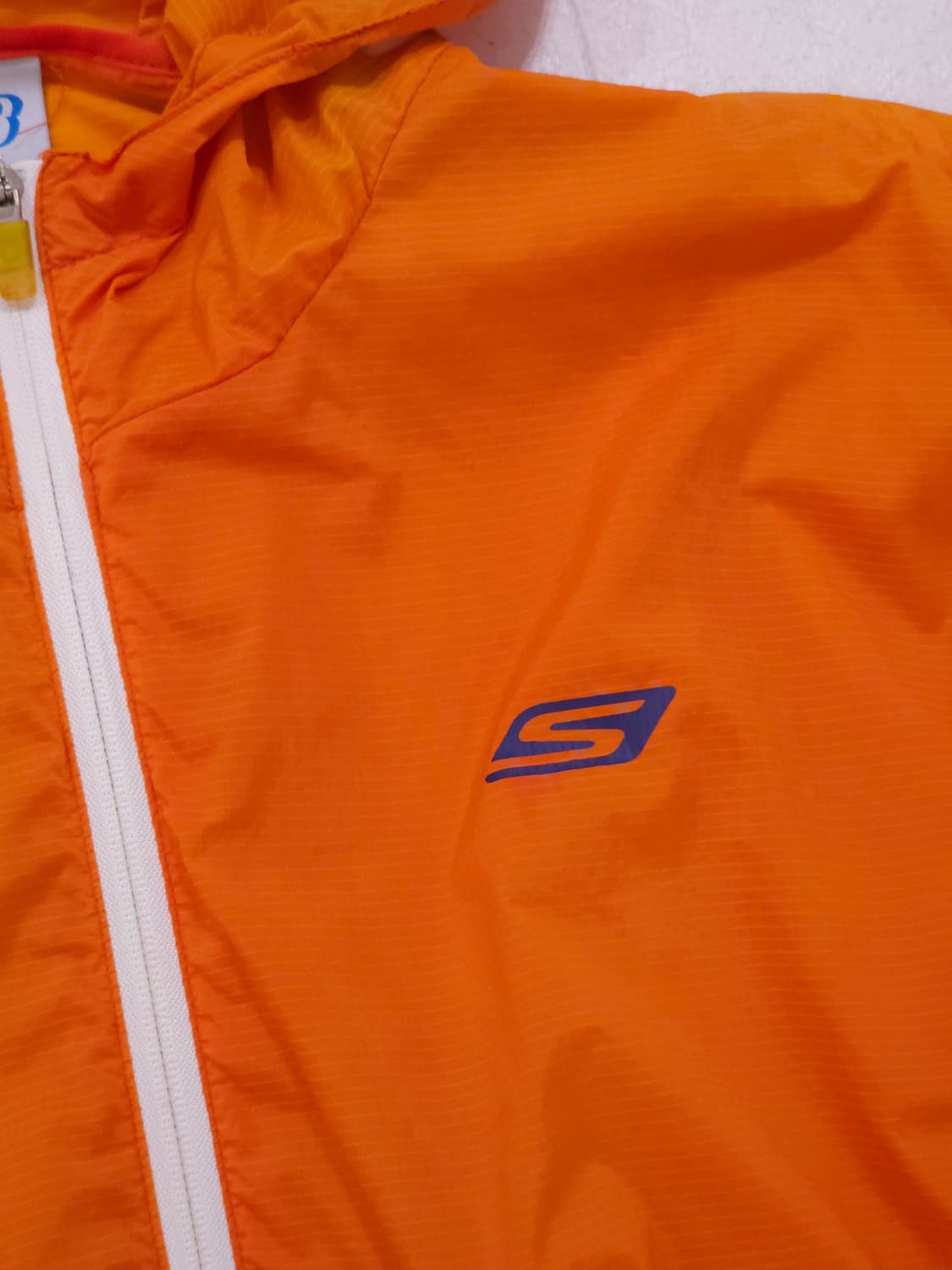 [100] 스케쳐스 비비드 오렌지 홑겹 후드 바람막이 자켓 상품이미지3