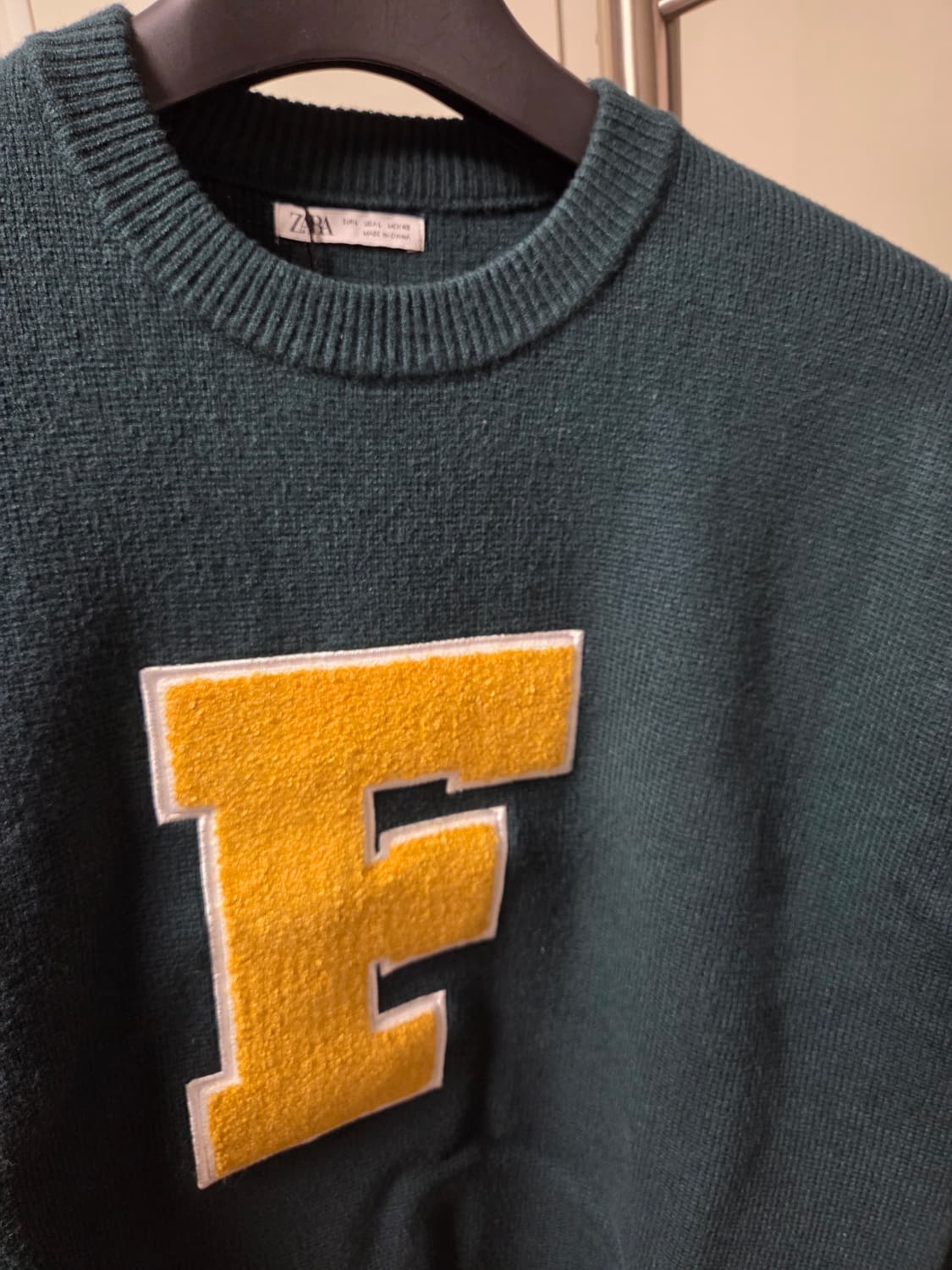자라 ZARA 그린 레터링 니트 상품이미지4