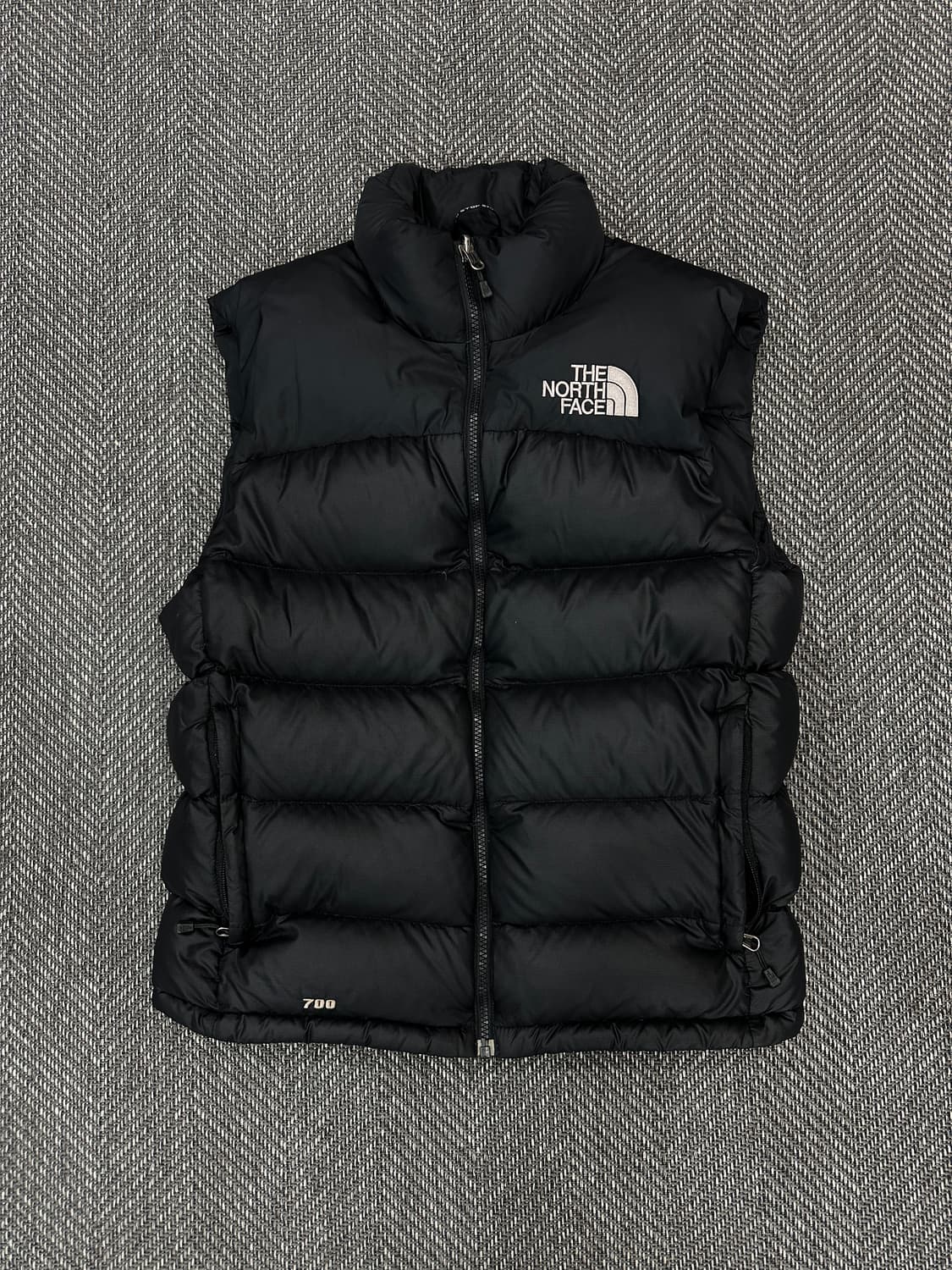 노스페이스 700 조끼 패딩 블랙 상품이미지1