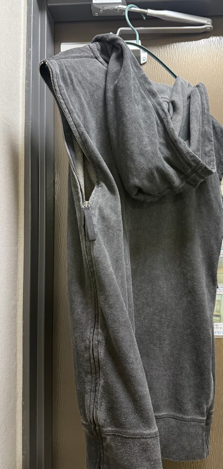 헬무트랭 후드 베스트 상품이미지3