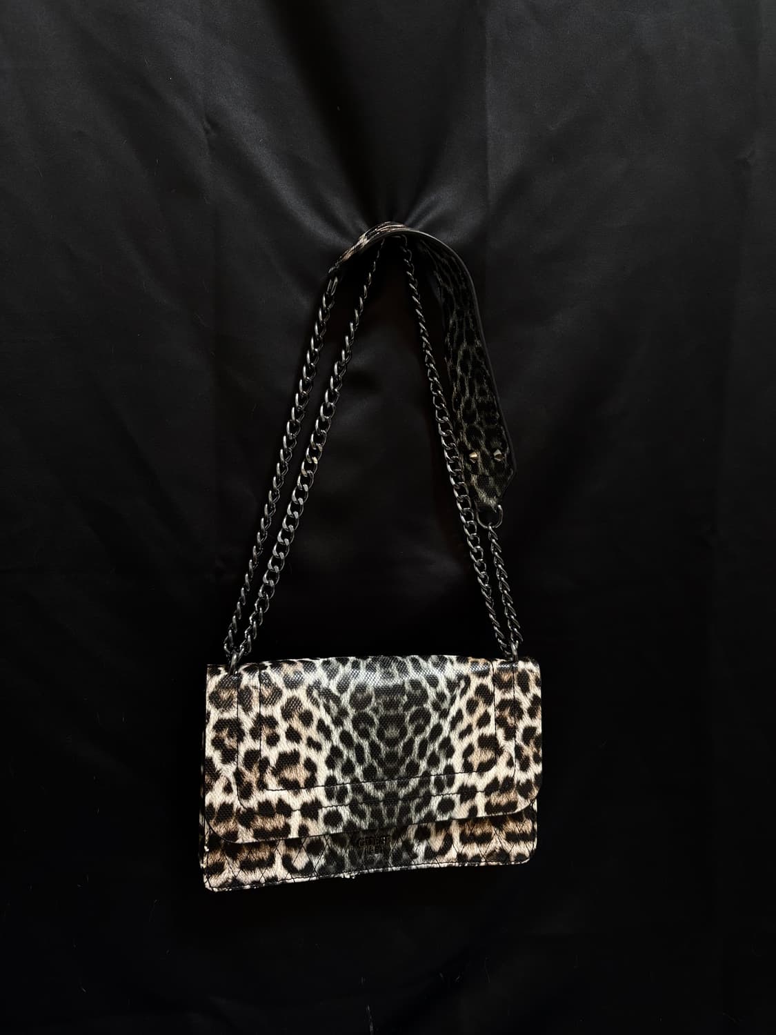 “Guess” Leopard Pattern Kitsch Y2K Mood  상품이미지6