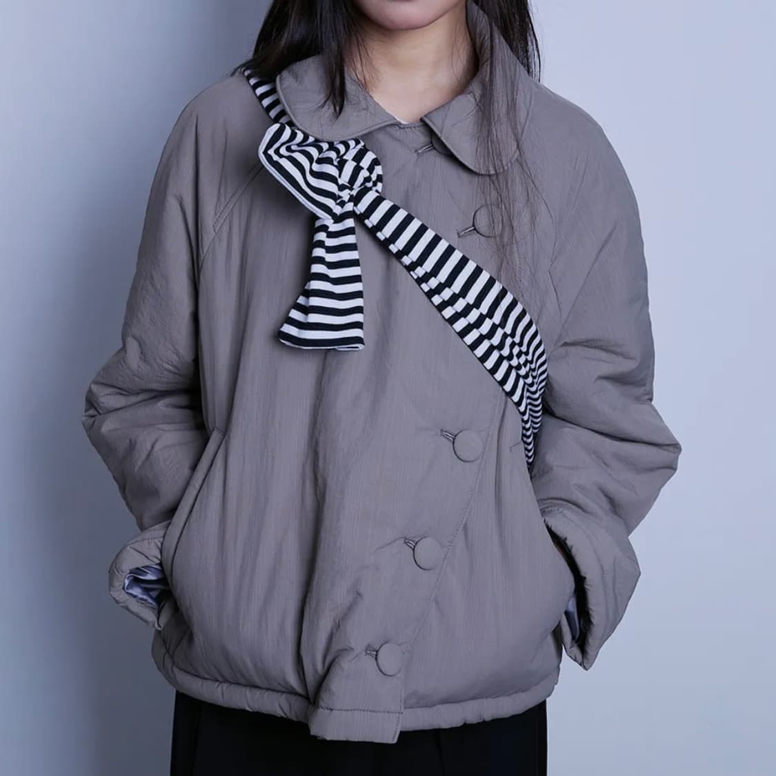 더뮤지엄비지터 라운드 언발란스 퍼프 자켓 베이지 상품이미지2