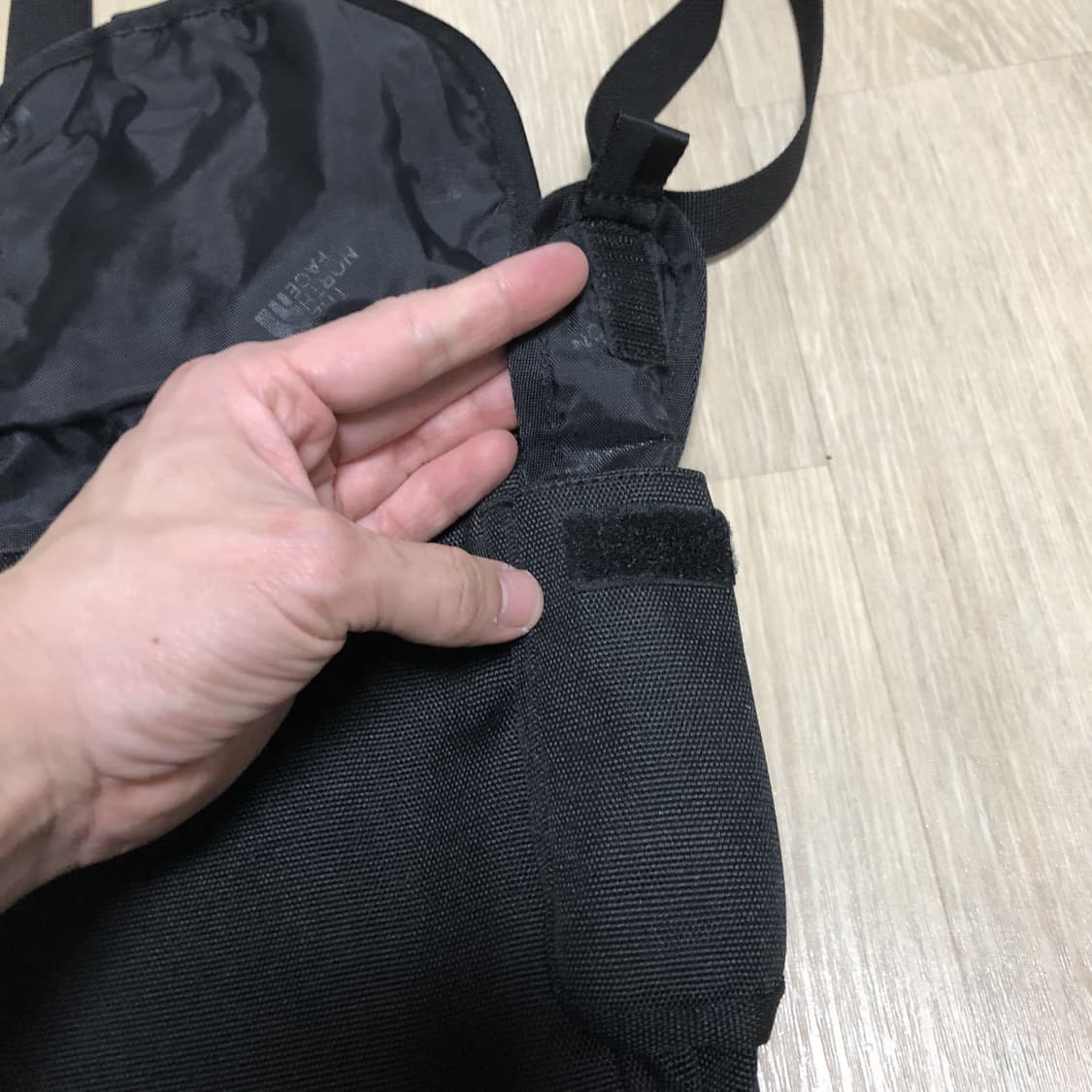 (OS) 노스페이스 NORTH FACE 블랙 스퀘어 크로스백 상품이미지3