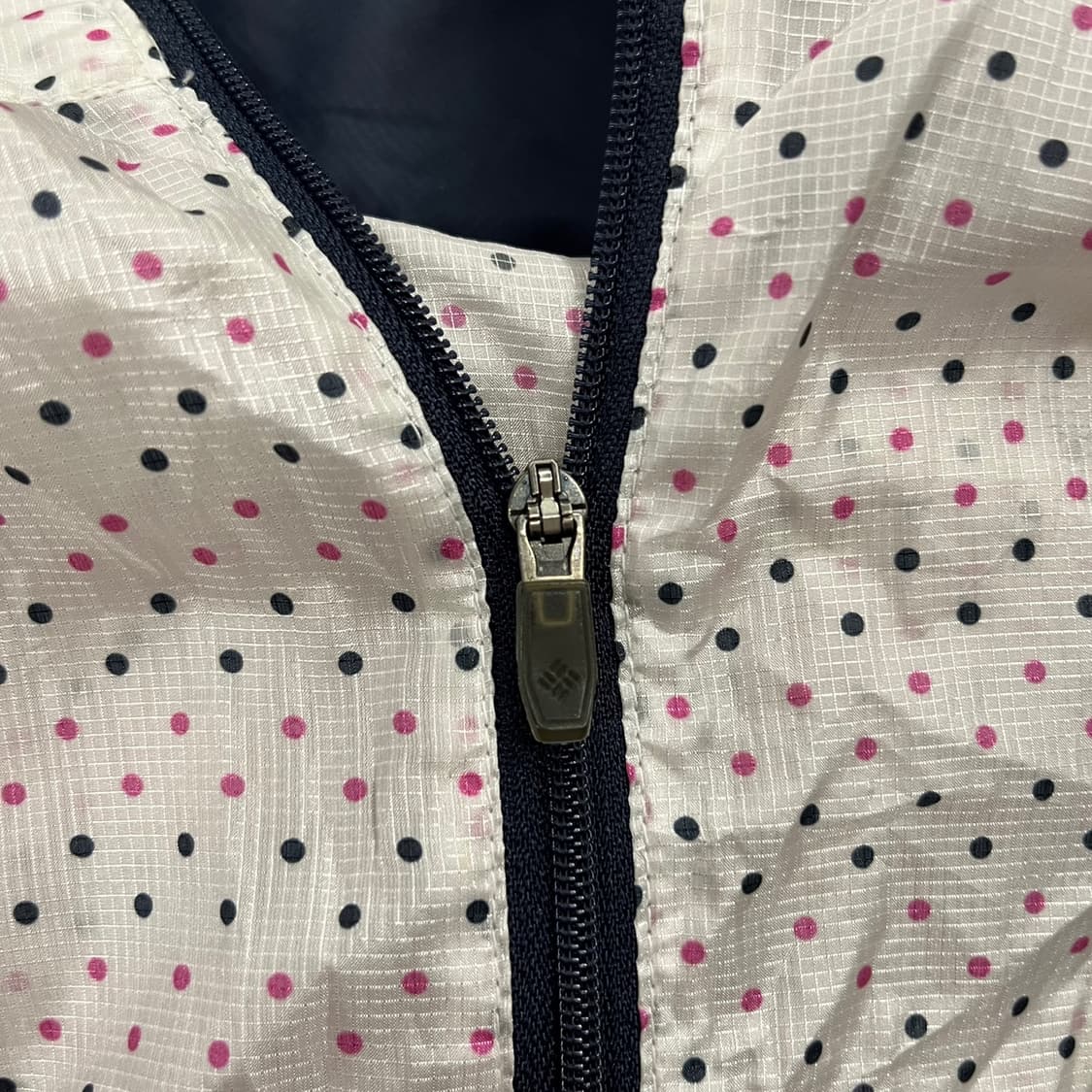 컬럼비아 화이트 블랙 핑크 도트 바람막이  상품이미지7