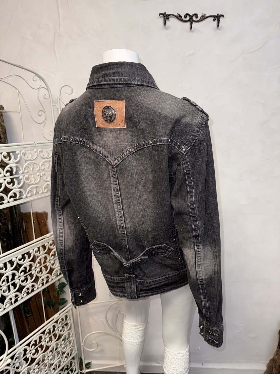 Washing black denim western stud jacket  상품이미지5