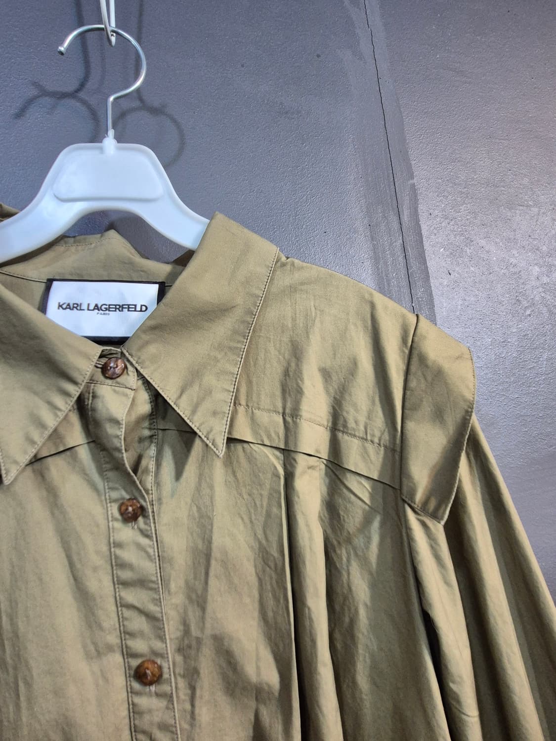 칼 라거펠트 카키색 여성 셔츠 95 상품이미지7