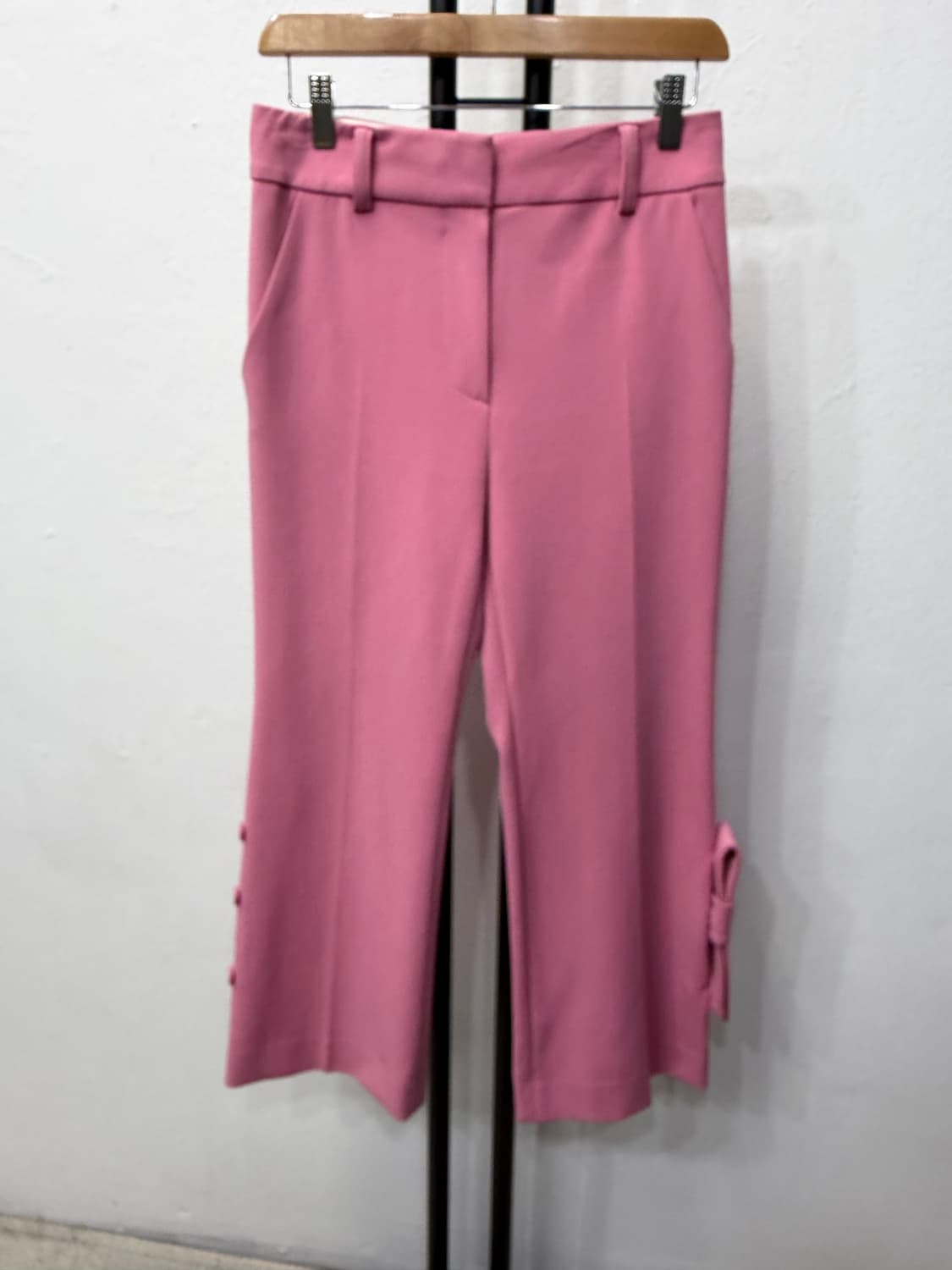 정품) 럭키슈에뜨 리본 단추 장식 바지 36(28) 상품이미지1