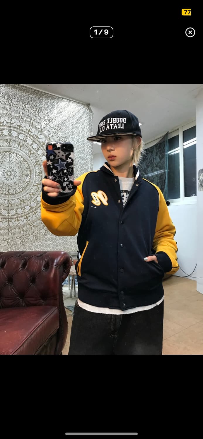 (첫번째 사진은 이전 판매자분 사진입니다) 나이키 바시티 자켓 상품이미지1