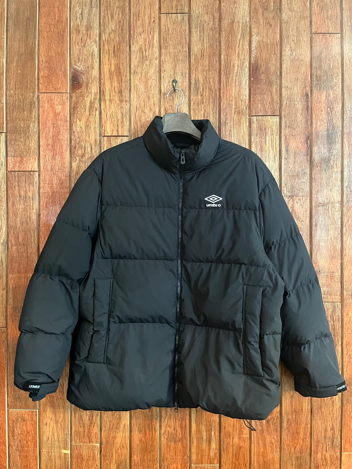 엄브로 블랙 다운패딩 상품이미지1