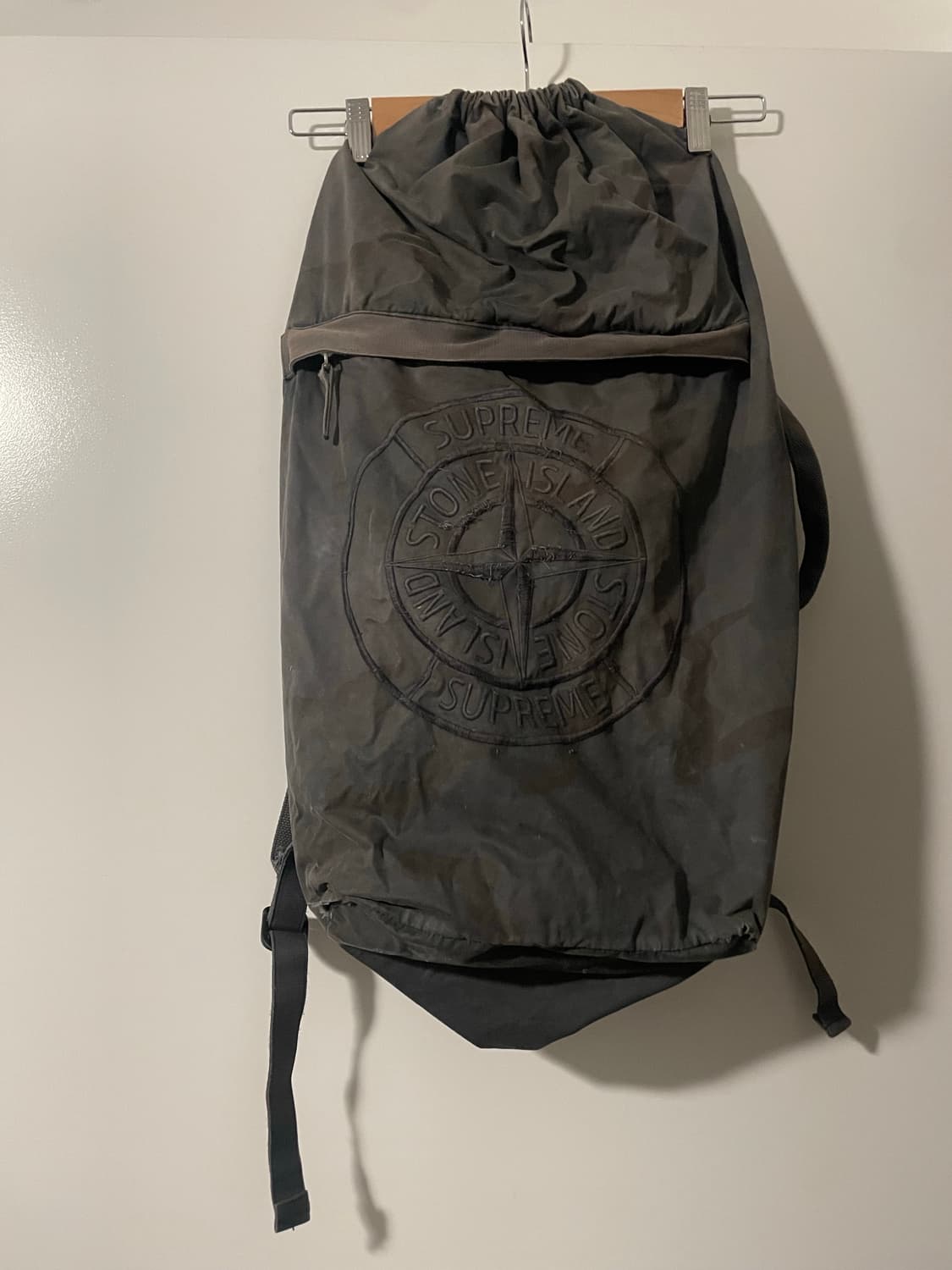 Supreme × Stone Island Camo Backpack 상품이미지1