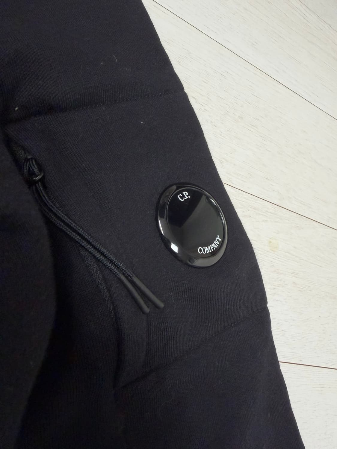 cp컴퍼니 맨투맨 XL 사이즈  상태 9.8/10  사진찍고 절대 안입습 상품이미지2