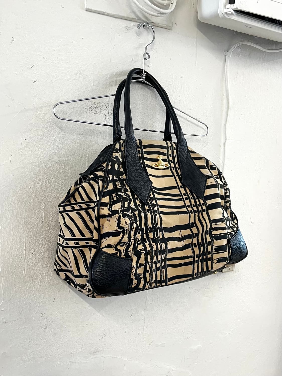 비비안웨스트우드 오알비 애니멀 프린팅 캔버스 레더백 상품이미지2