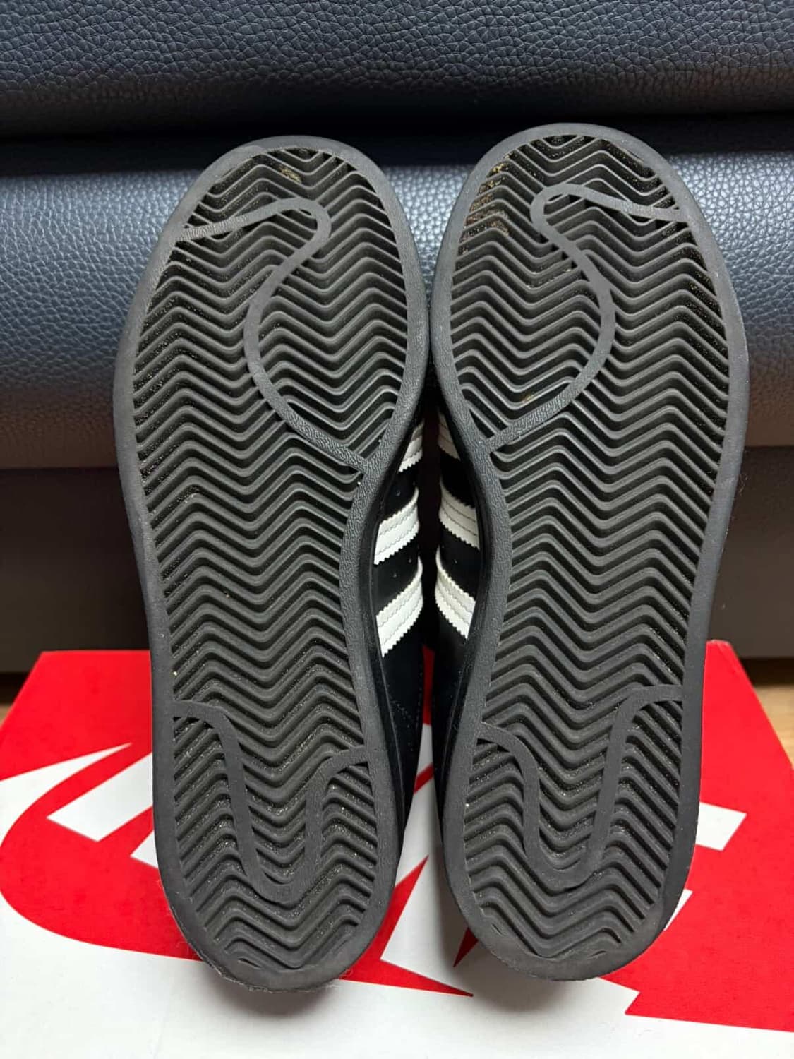 아디다스 슈퍼스타 블랙 235mm 상태좋음 상품이미지4