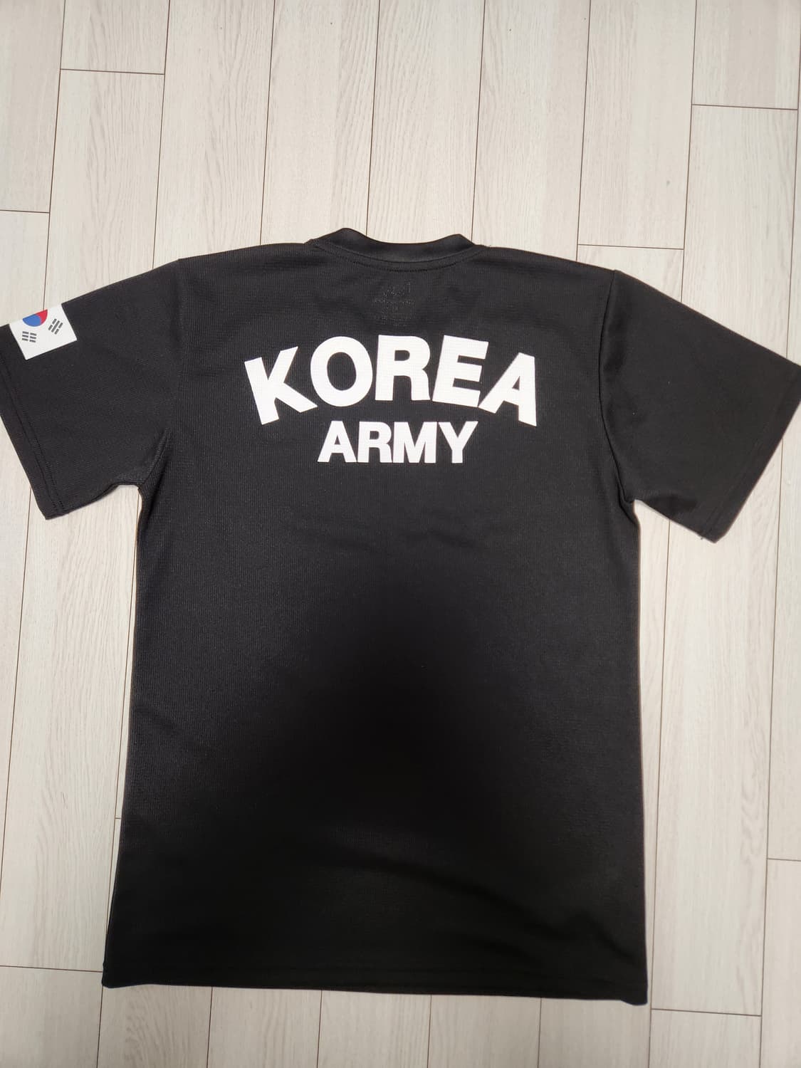 새상품급) 로카 기능성 블랙 태극기 반팔티 사이즈95m

여러 중고사이트 상품이미지9