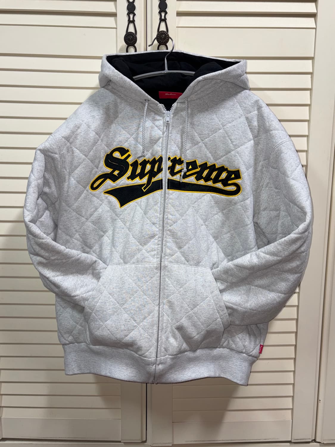 [S급] 슈프림 퀼티드 후드집업 스웻셔츠 25FW 상품이미지1