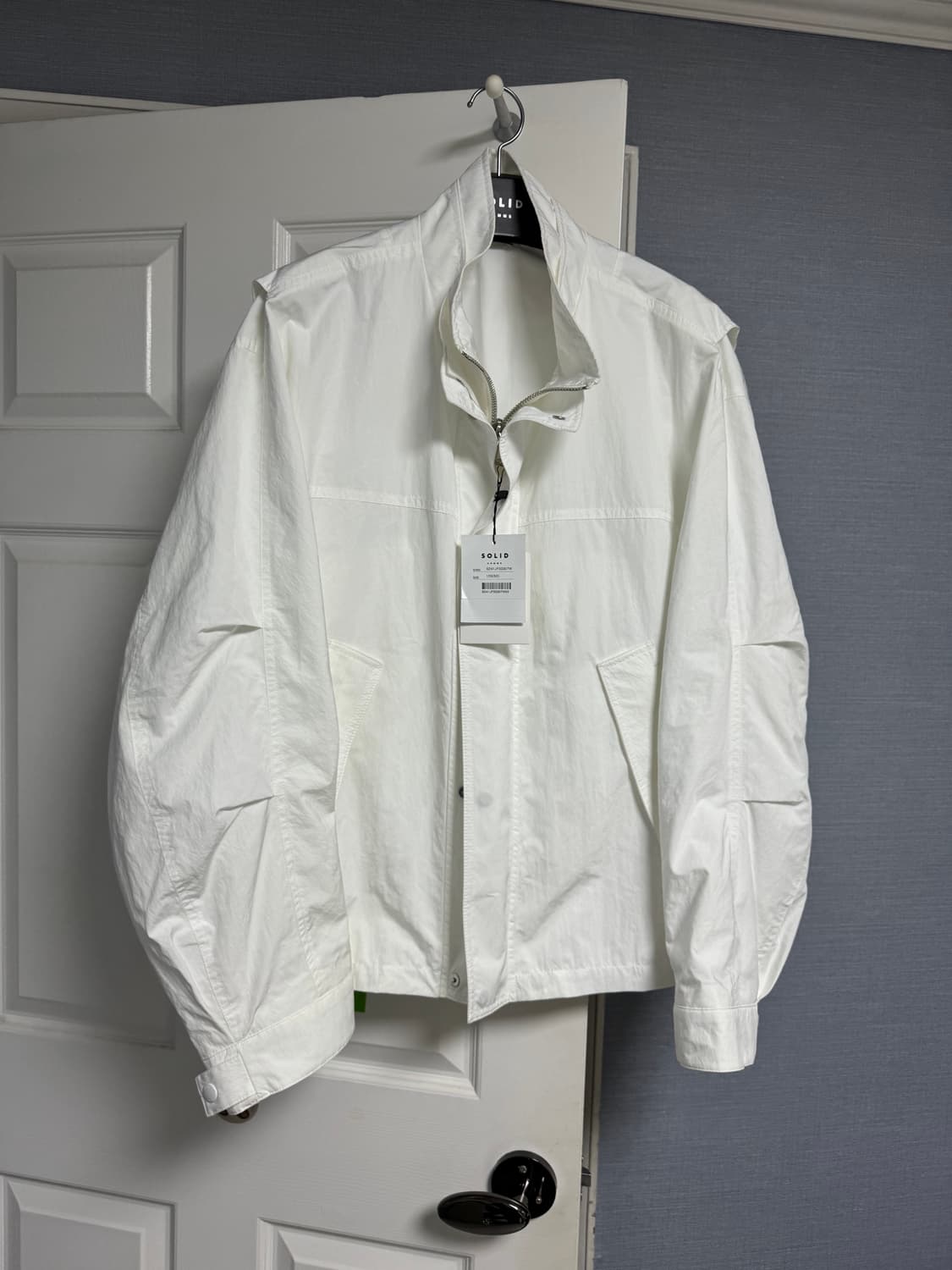 정품 솔리드옴므 24ss 화이트 스탠드 칼라 자켓 새제품 50사이즈 상품이미지5