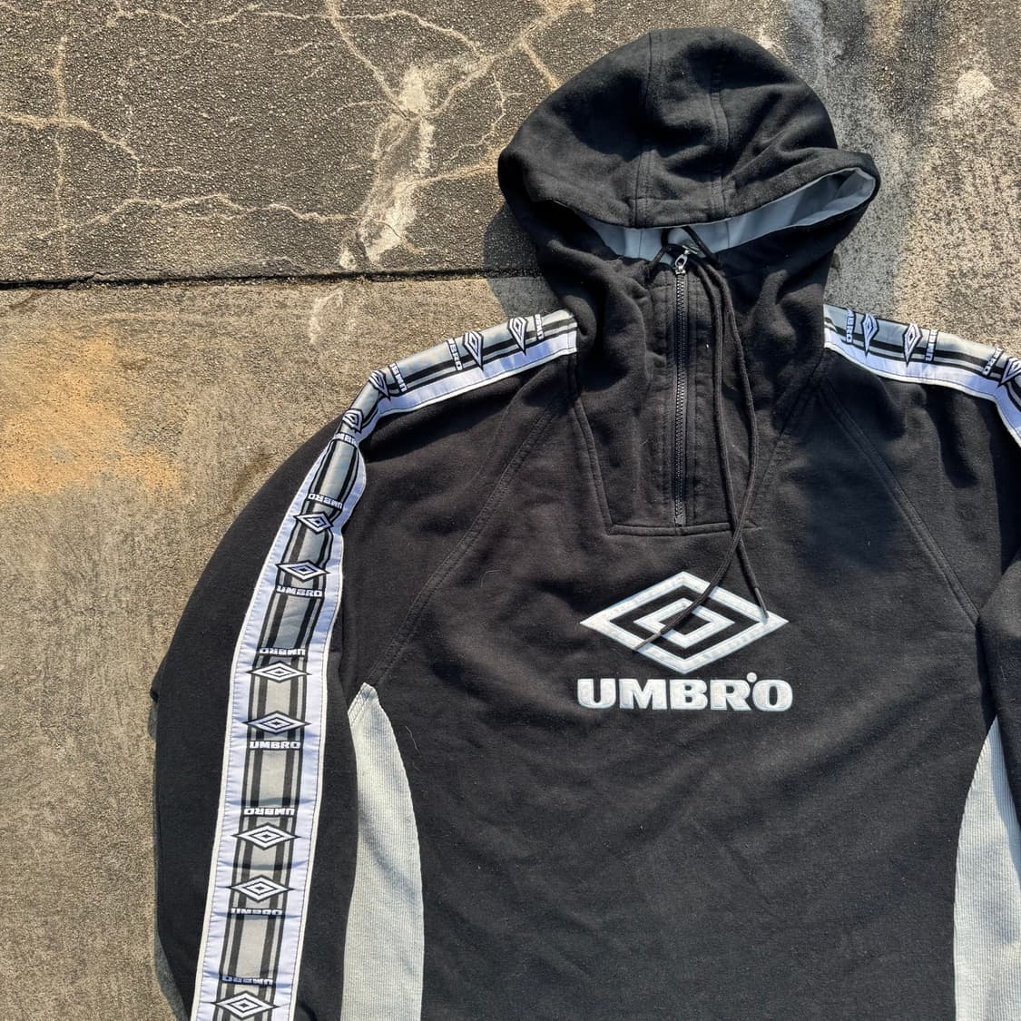 [L~XL] Umbro 엄브로 올드스쿨 하프집업 후드티 상품이미지3