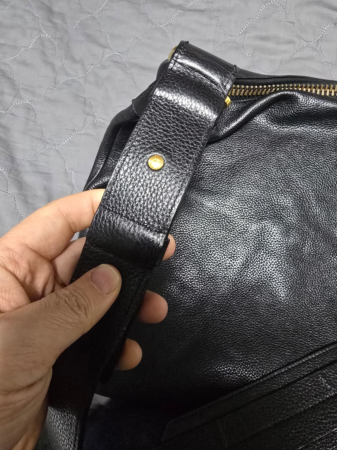 톰포드 블랙 빅 크로스백 상품이미지3