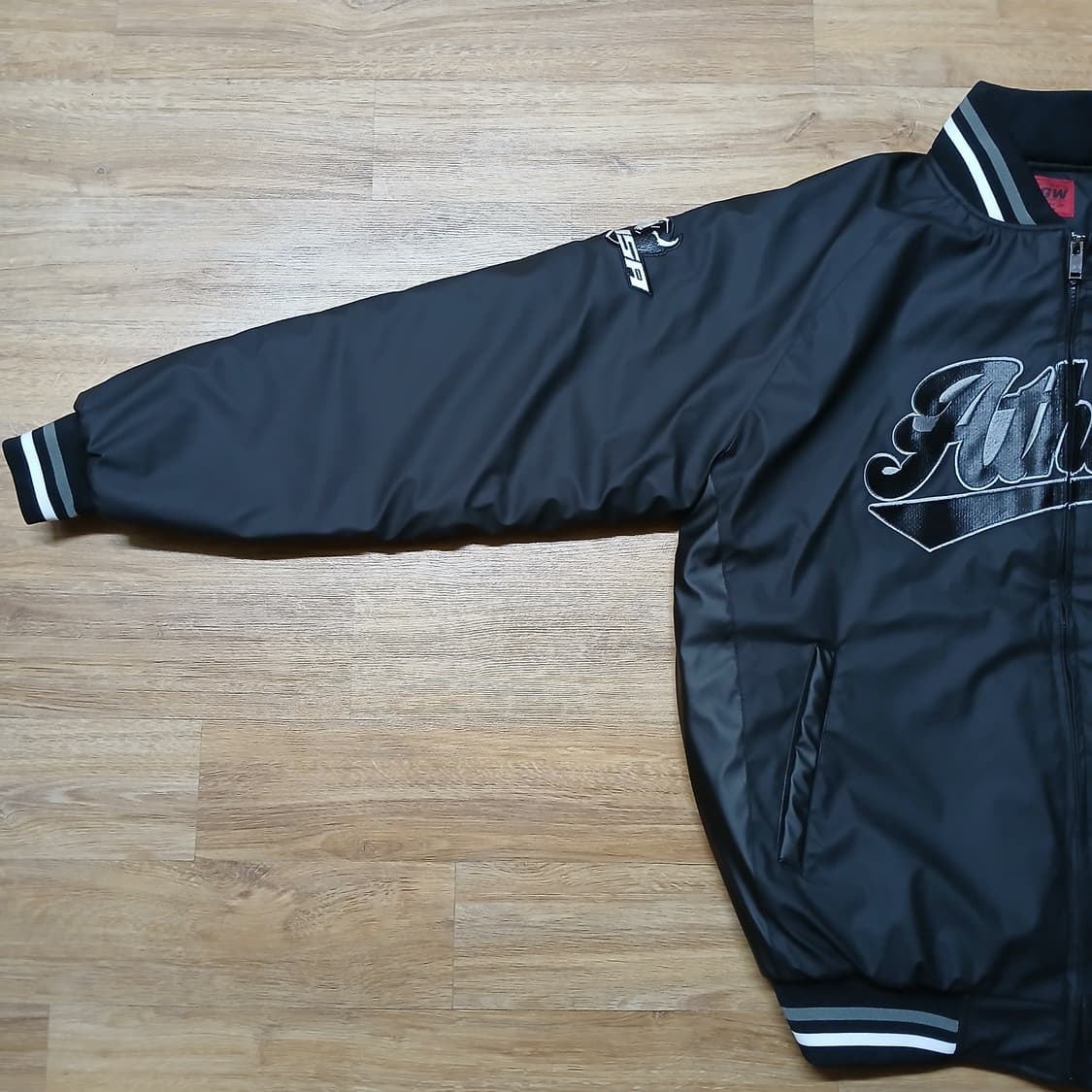 택붙은 미사용 MUSCOLO 머스콜로 바시티 누빔 헬스 점퍼 패딩 자켓 상품이미지3