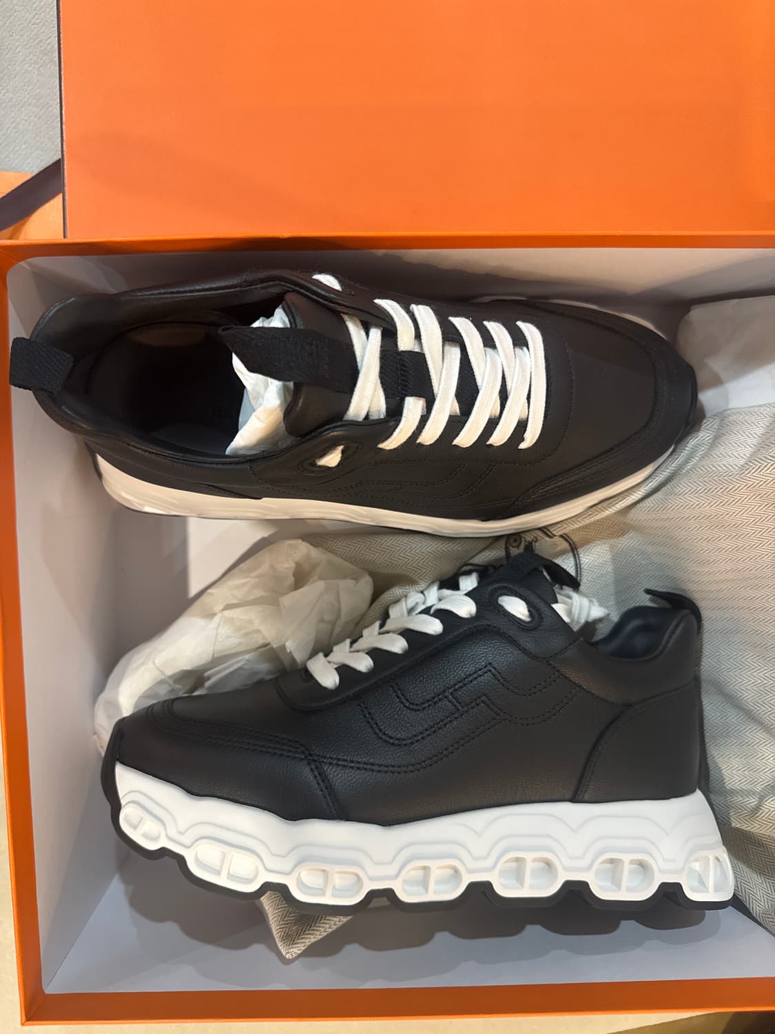 (새제품)에르메스 신상 임펄스 스니커즈 37.5 상품이미지3