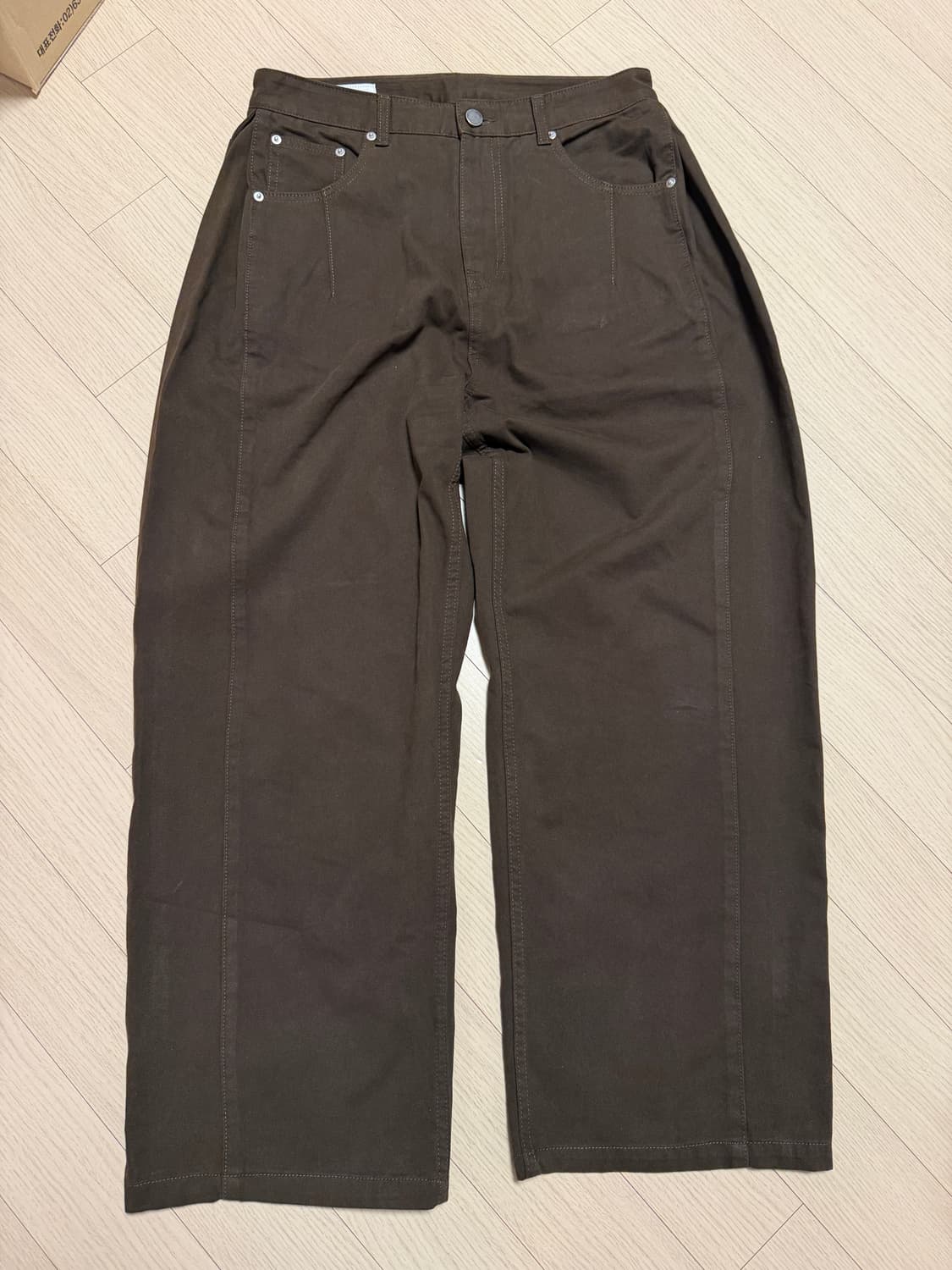 아워데이즈 사이드 턱 워시드 코튼 치노 팬츠 브라운 상품이미지2