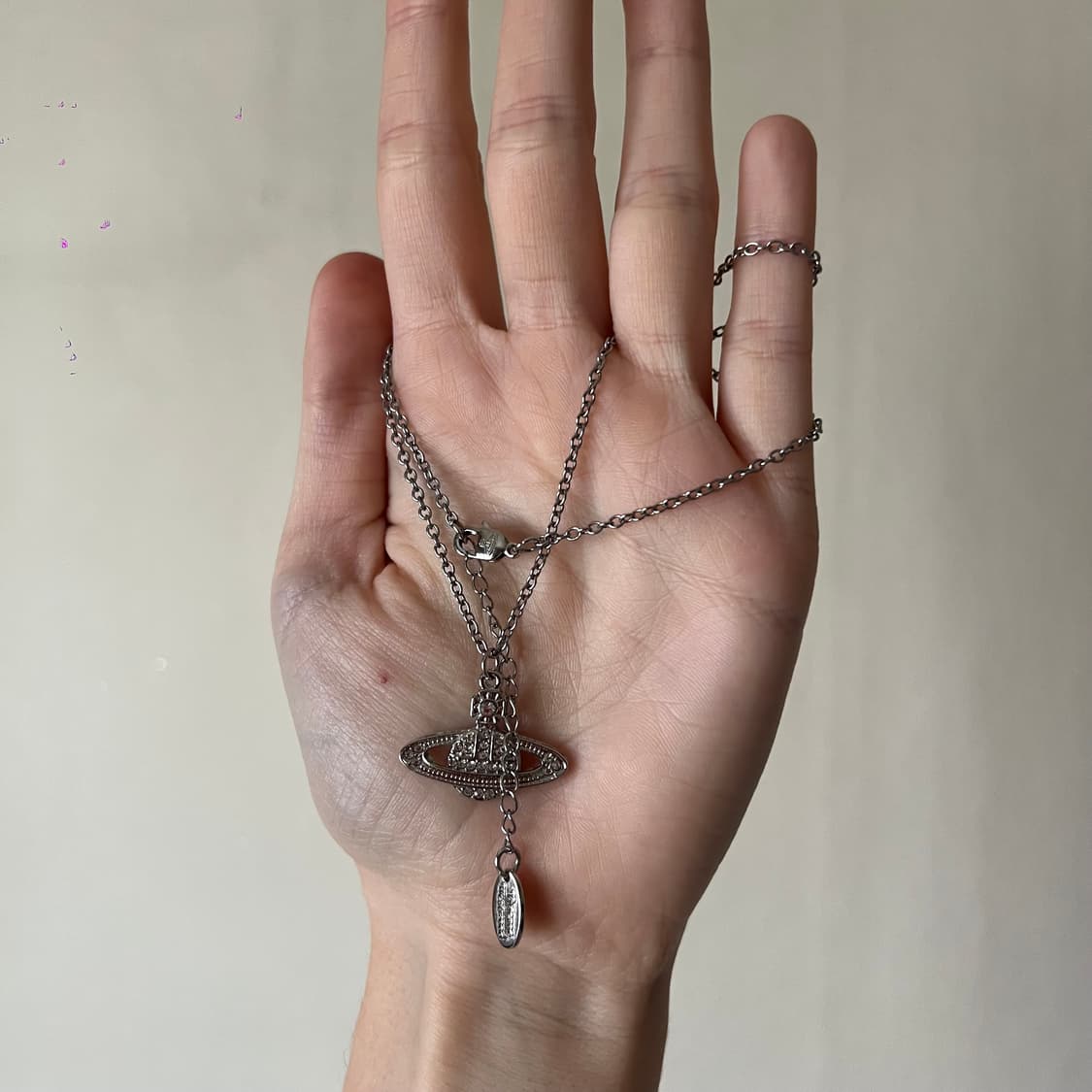 비비안웨스트우드 미니 바스 릴리프 네크리스 상품이미지2