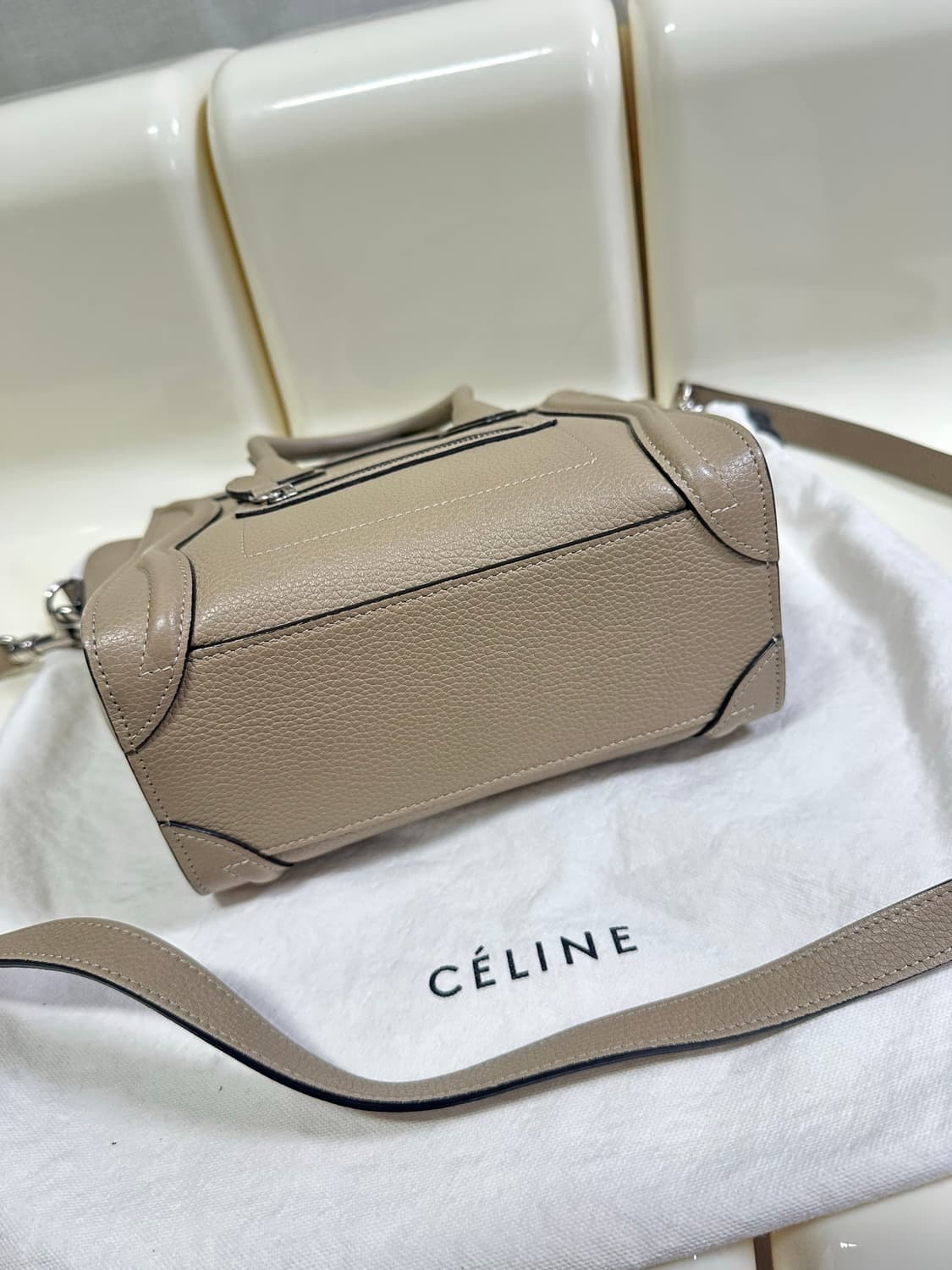 [A 정품] 셀린느 러기지백 나노 듄 상품이미지5