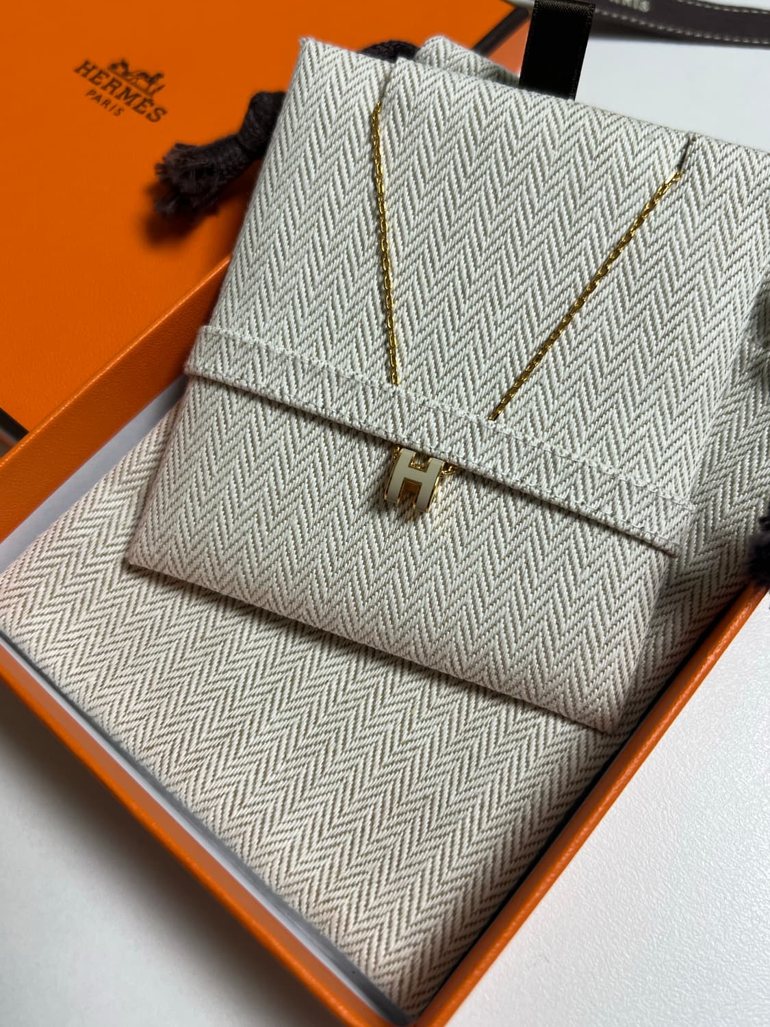 [정품] 새상품급 / 에르메스 팝아슈 미니 목걸이 골드&마롱글라세 상품이미지1