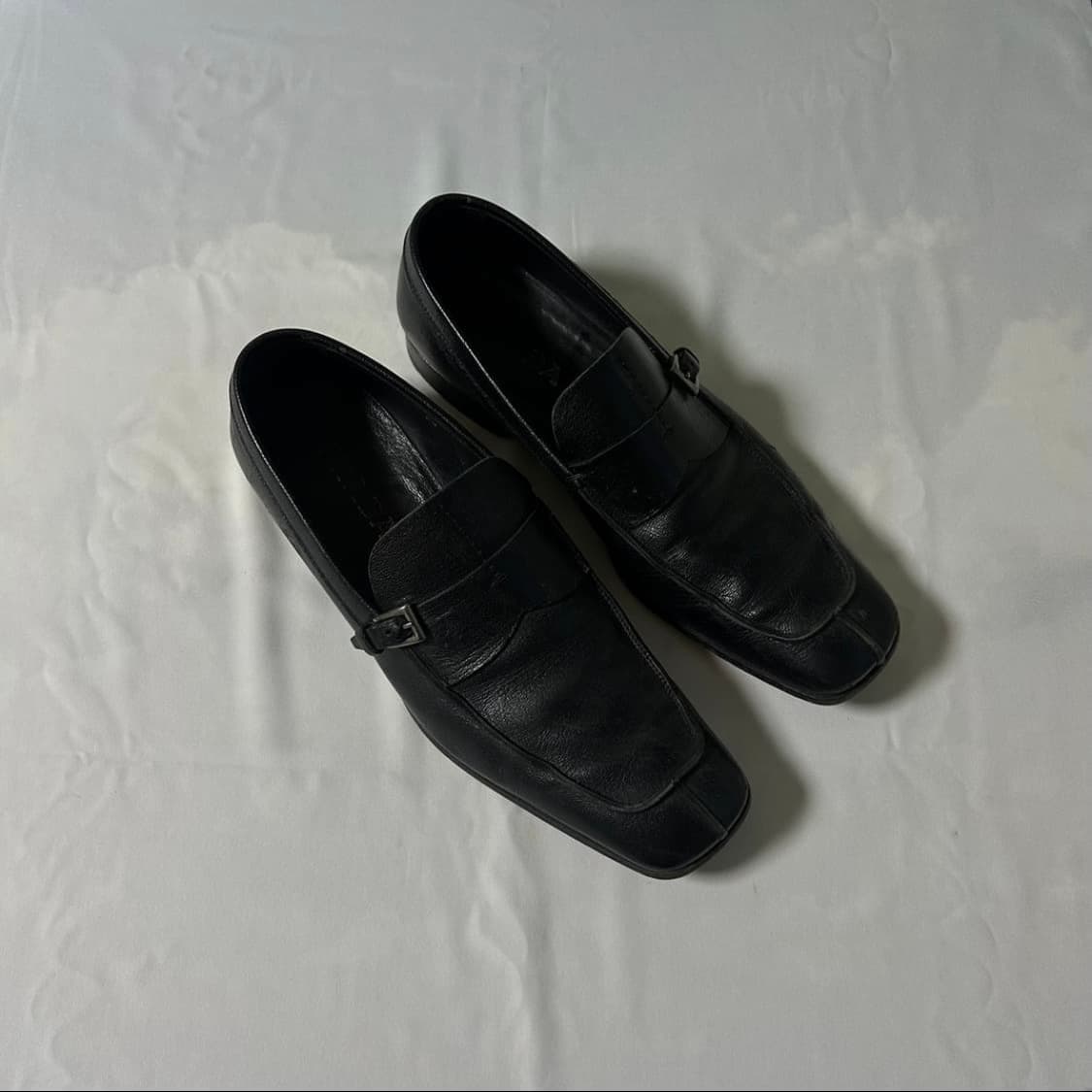 프라다 버클 로퍼 상품이미지1