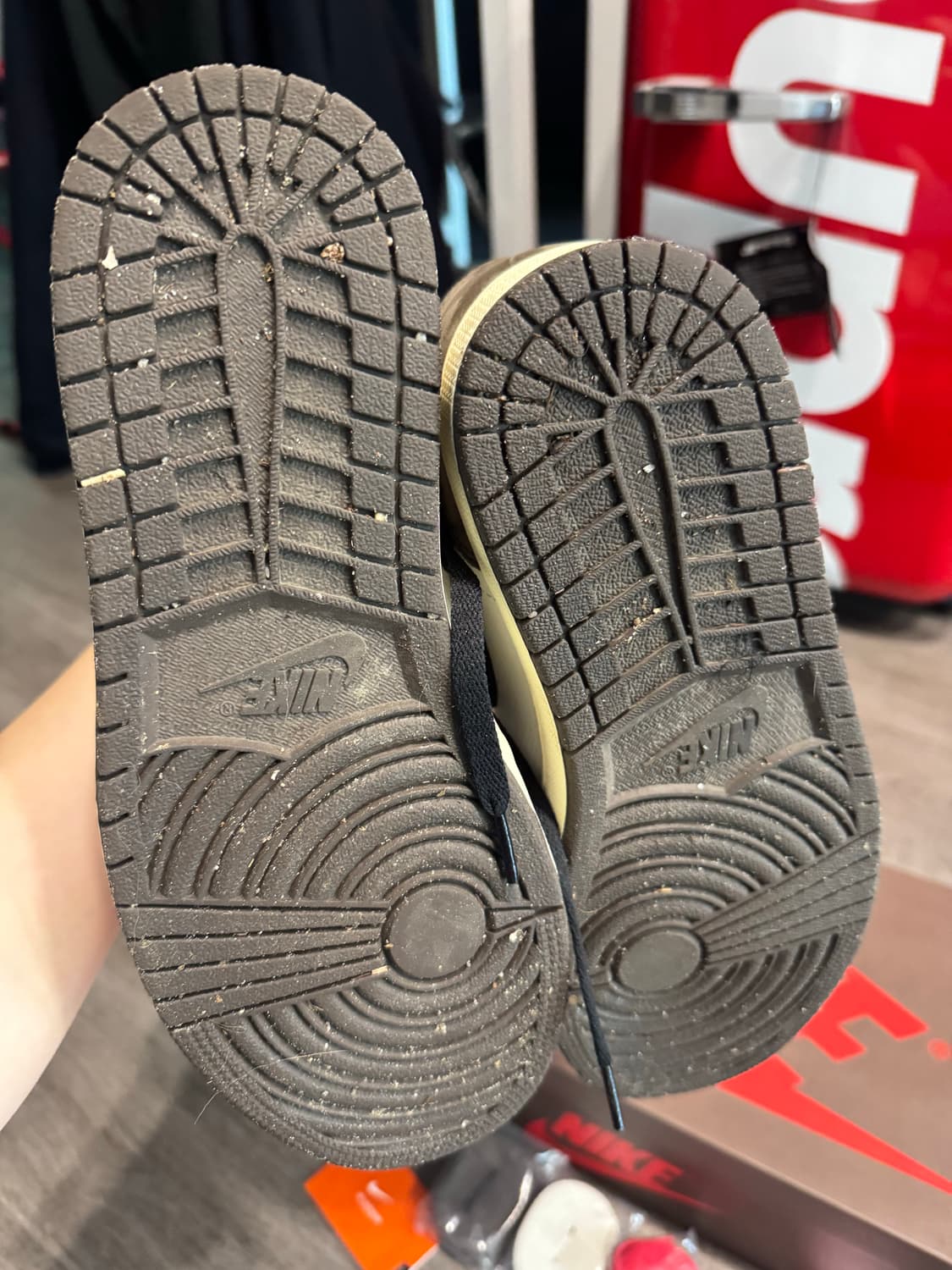 [275] 조던1 트레비스 스캇 레트로 하이 OG 모카 상품이미지4