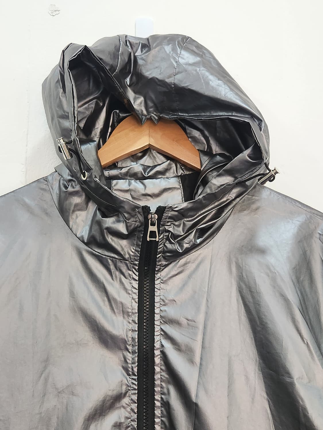 [100-105] 메탈릭 실버 후드 바람막이 남성 XL 상품이미지3