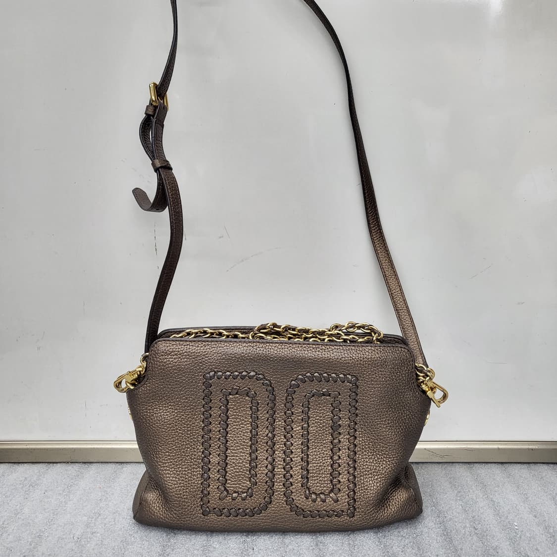 닥스 정품  숄더백 브론즈 18x28x12cm 상품이미지1