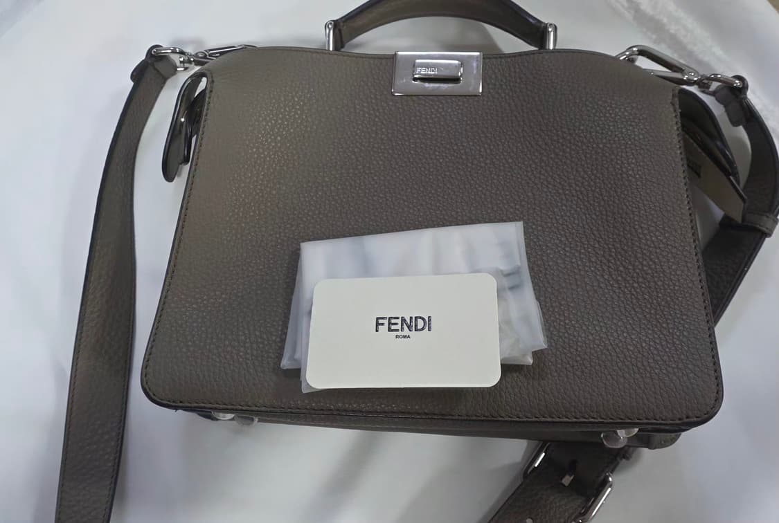 팬디 피카부 숄더 백 상품이미지1