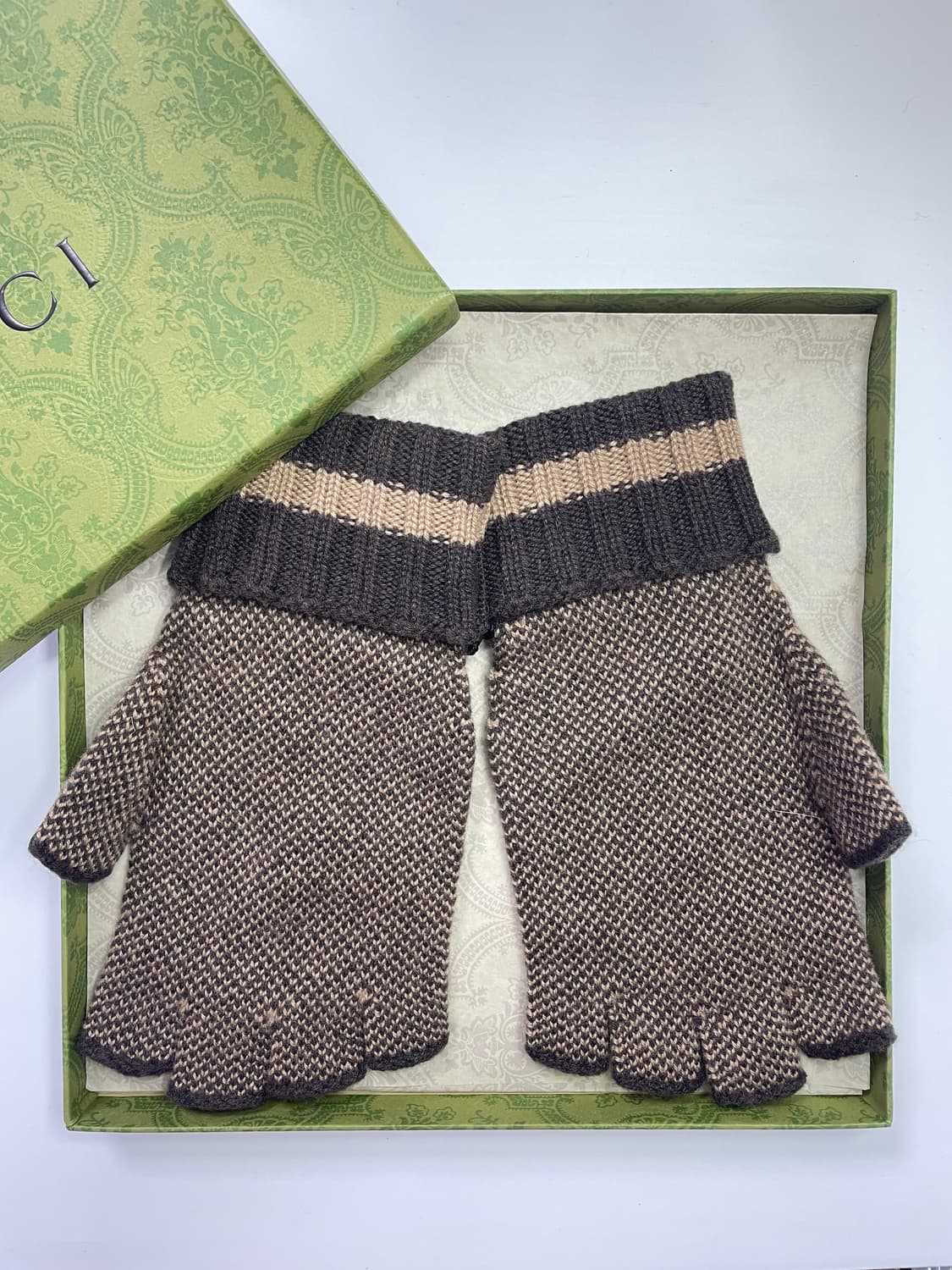 새상품 구찌 GG 핑거리스 장갑 캐시미어 100% 브라운 상품이미지4