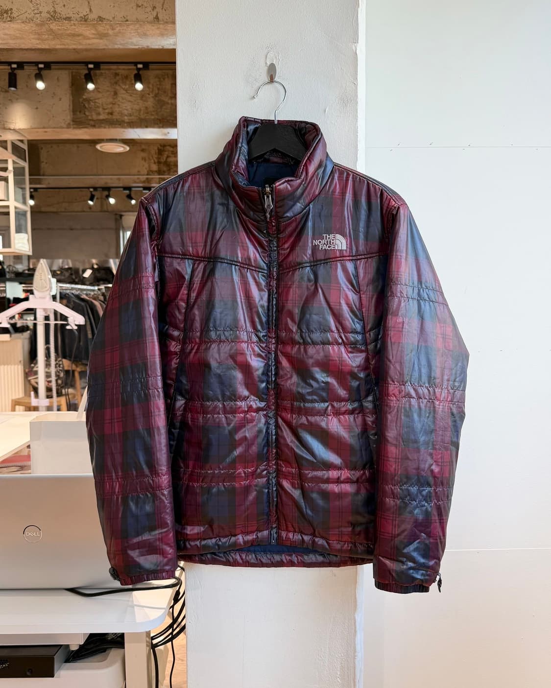노스페이스 레드 체크 패딩 점퍼  상품이미지2