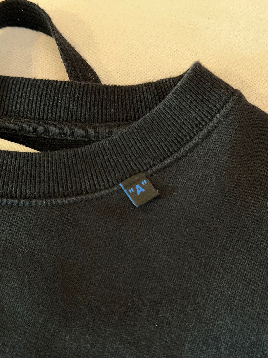 새상품급 오프화이트 애로우 맨투맨 스웻셔츠 옐로우 상품이미지5