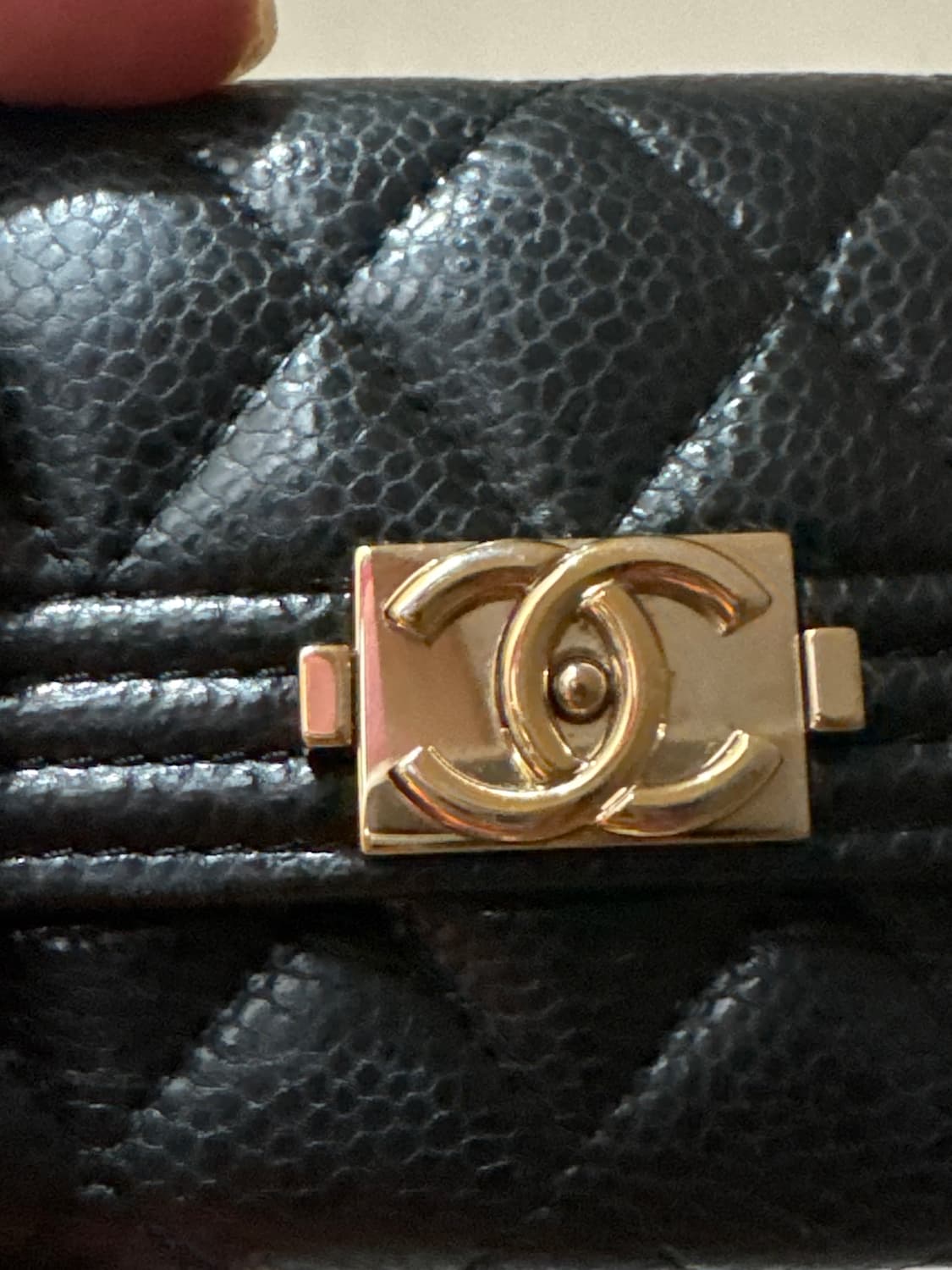 샤넬 보이 캐비어 플랩 금장 카드지갑 반지갑 상품이미지4