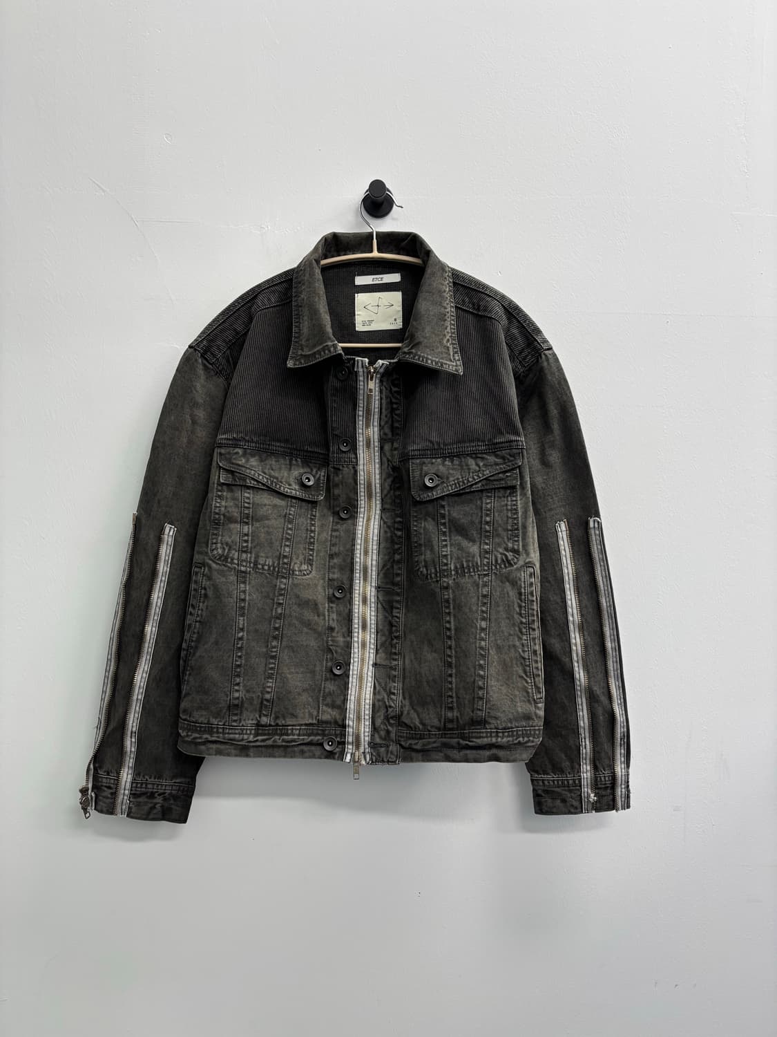 이티씨이 (ETCE) 레이어드 지퍼 디테일 워시드 트러커 자켓 상품이미지2