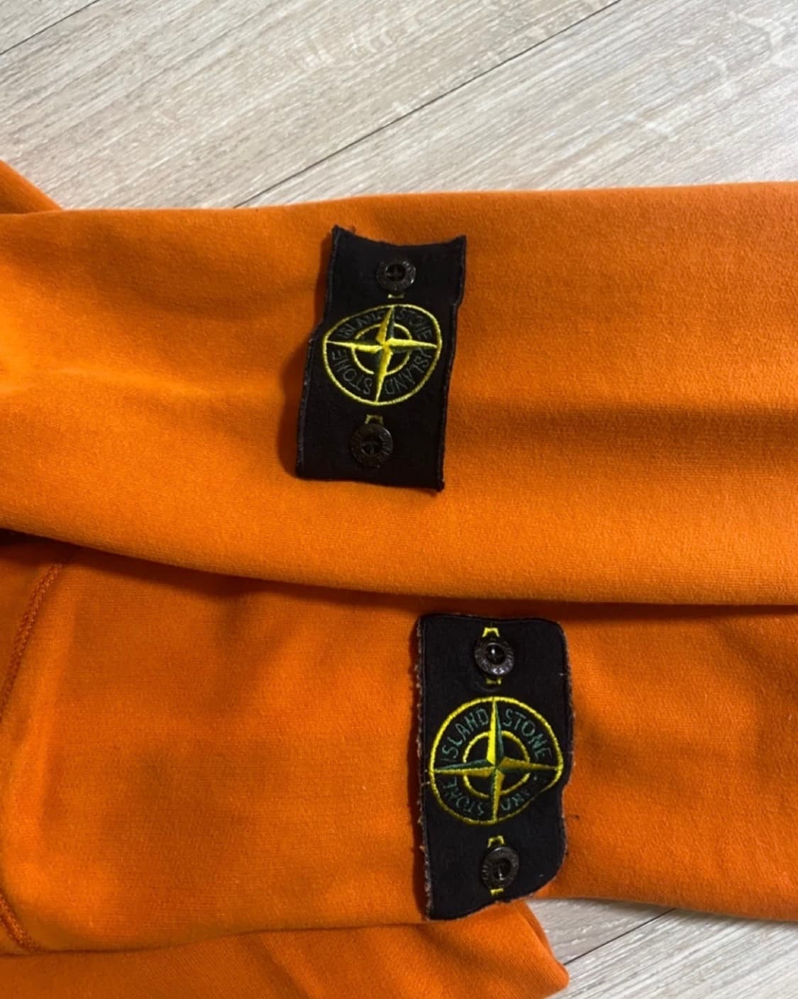 [S,L]스톤아일랜드 오렌지 크루넥 맨투맨 상품이미지3