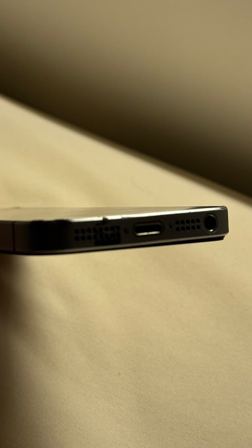 작례O) 아이폰 5S 스페이스 그레이 16gb 상품이미지6